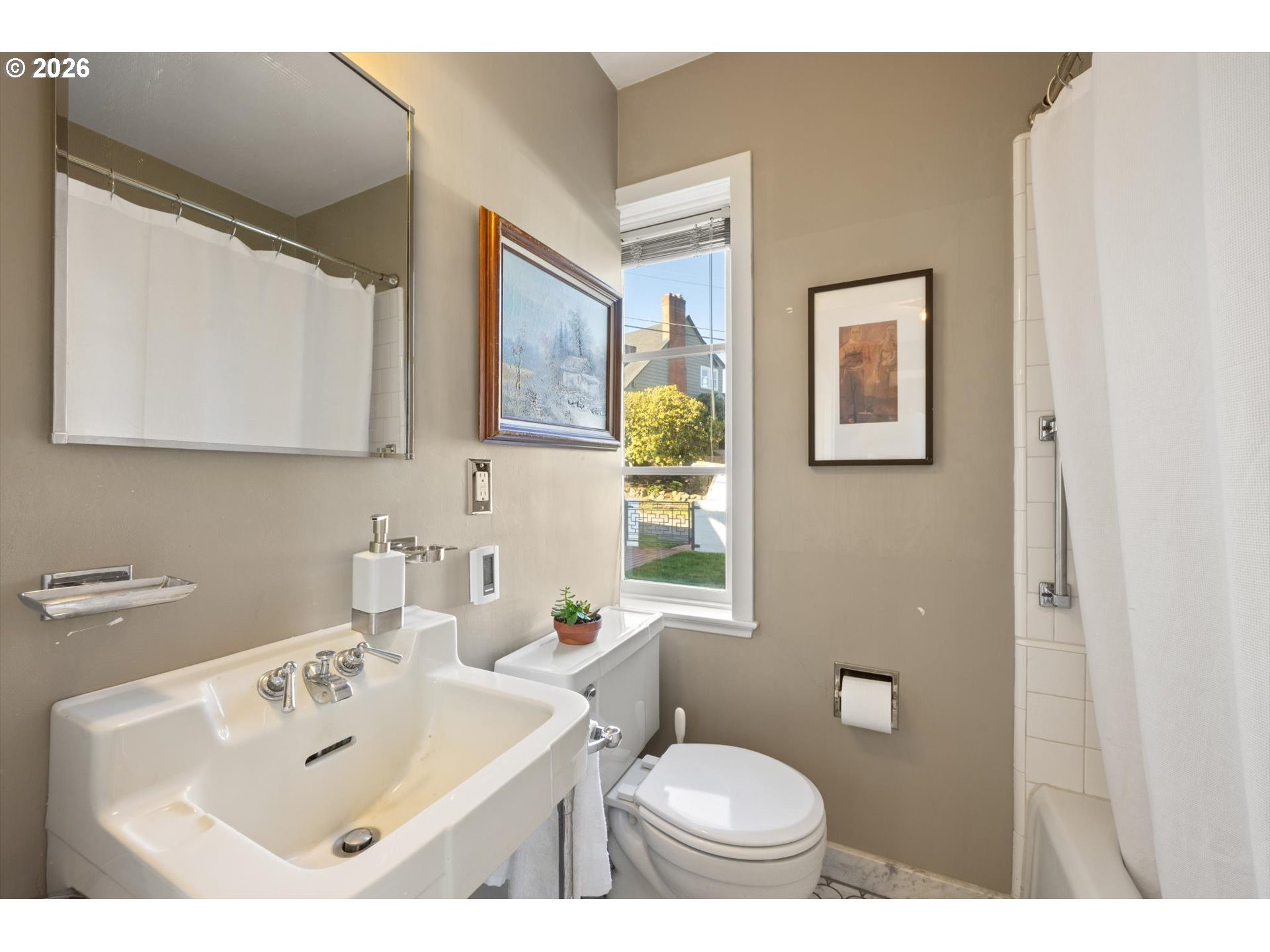 property viewer photo 20