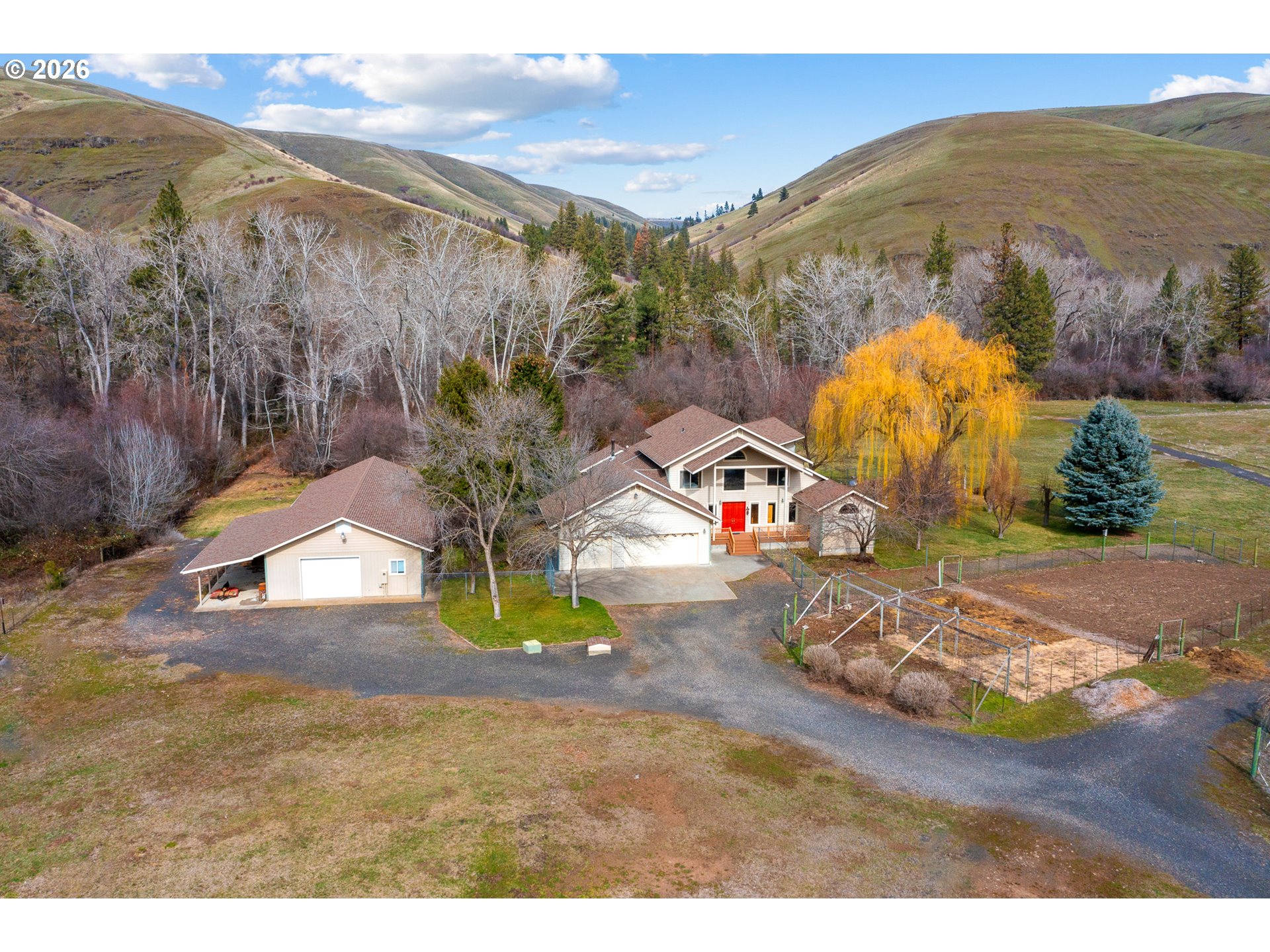 main property photo 10