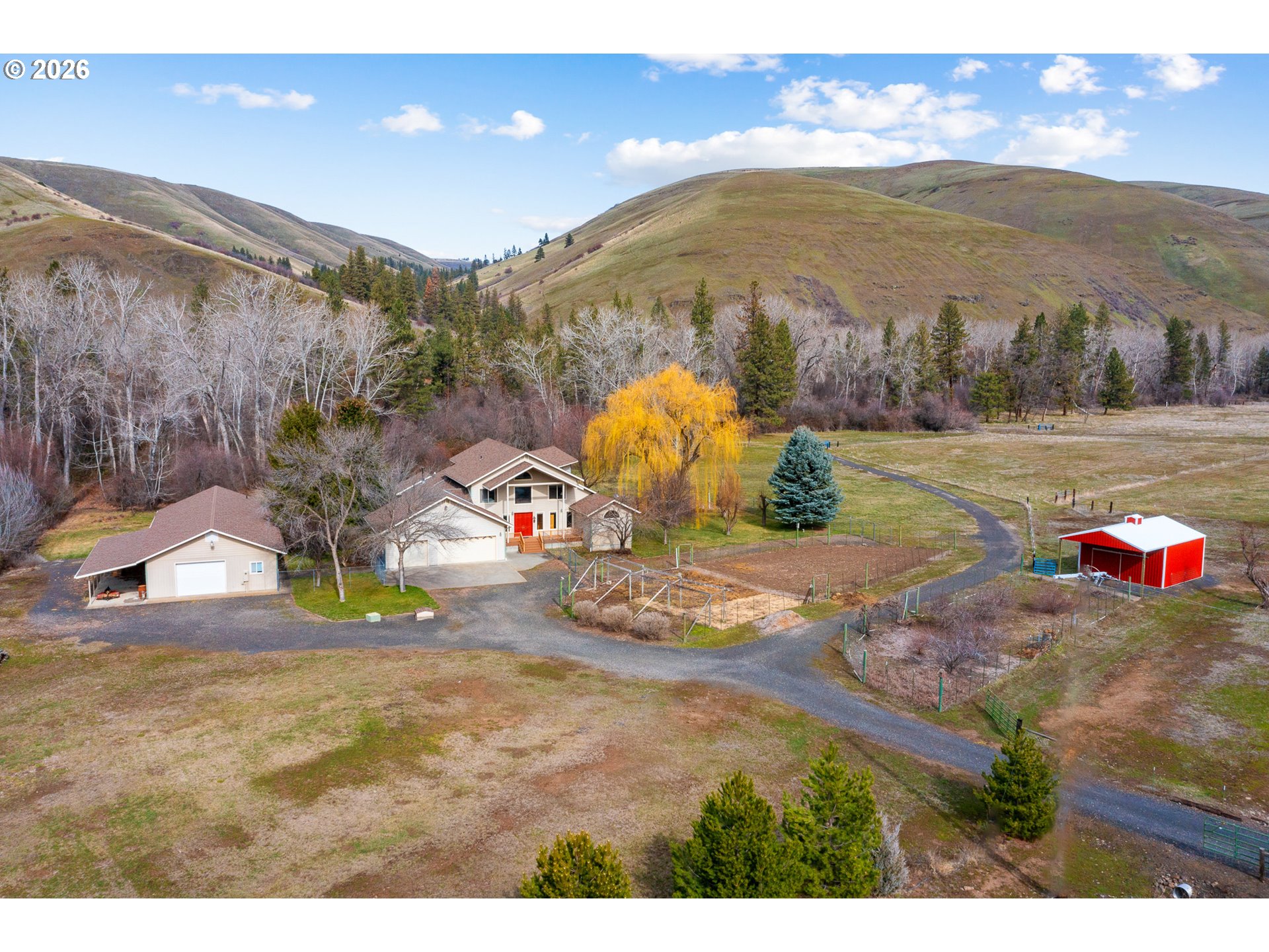 main property photo 9