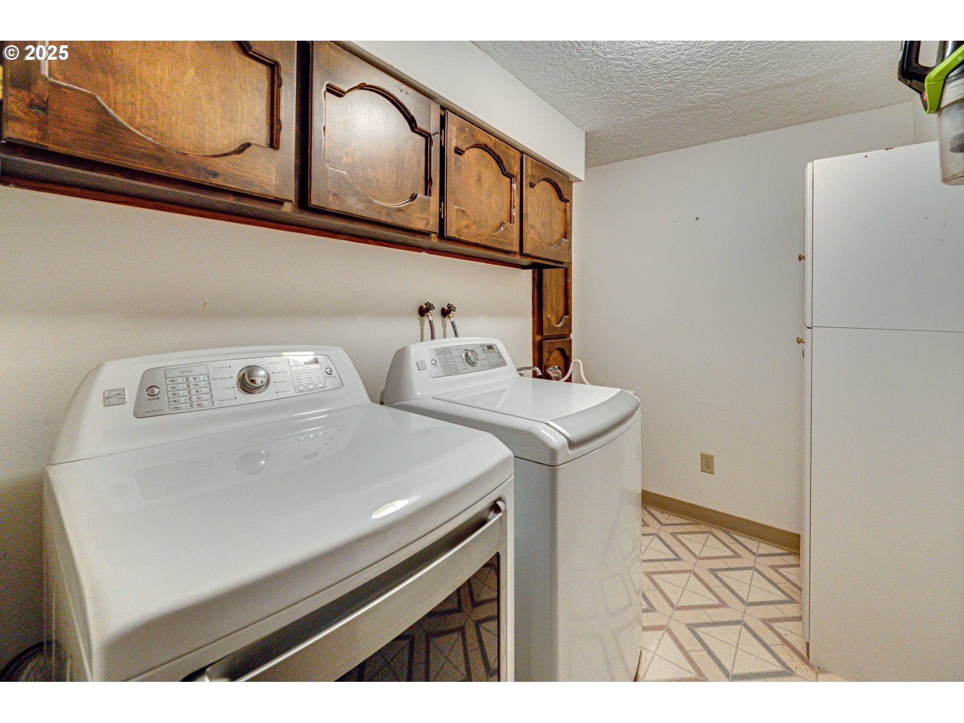 property viewer photo 27