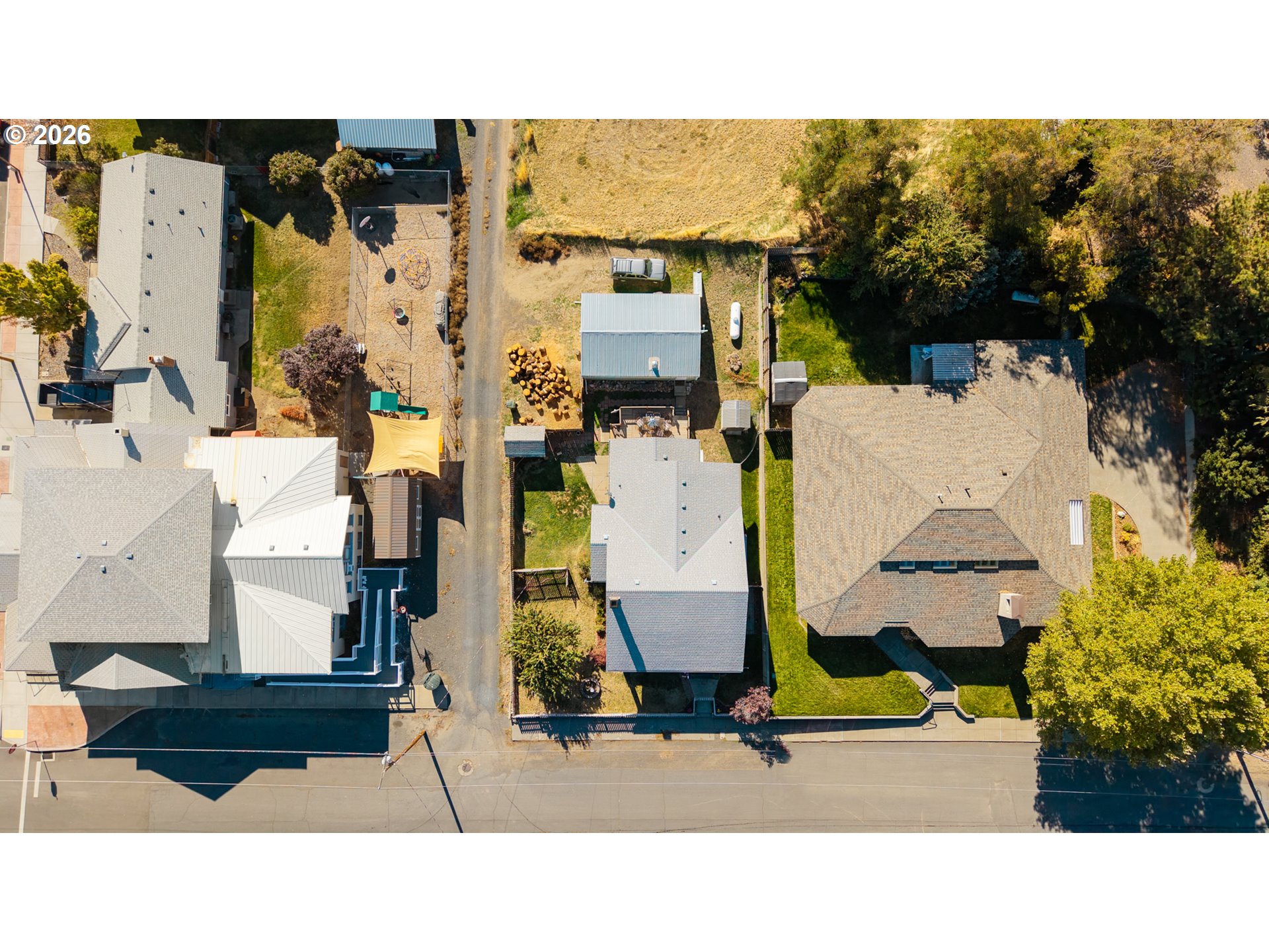 main property photo 13