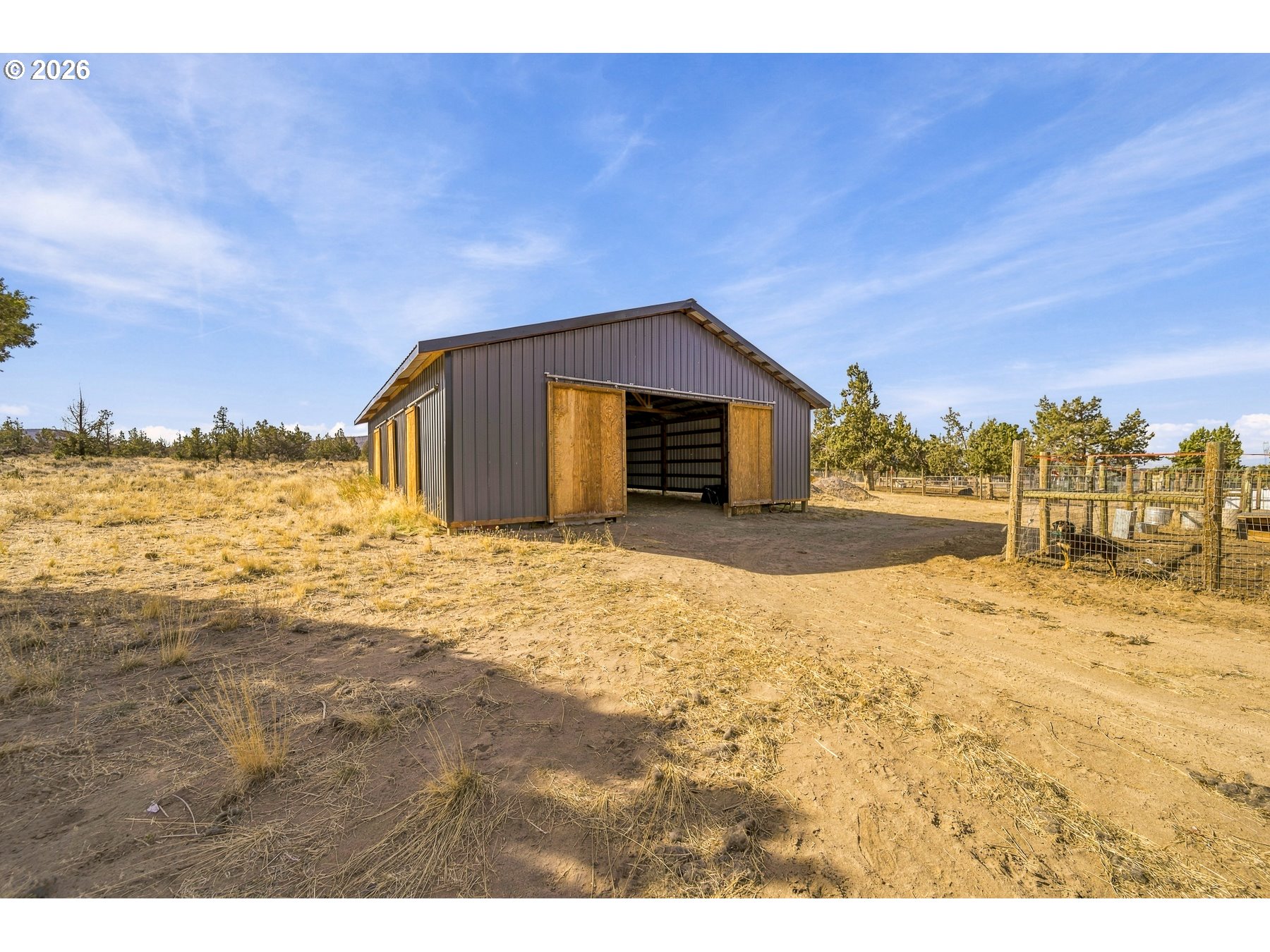 main property photo 28