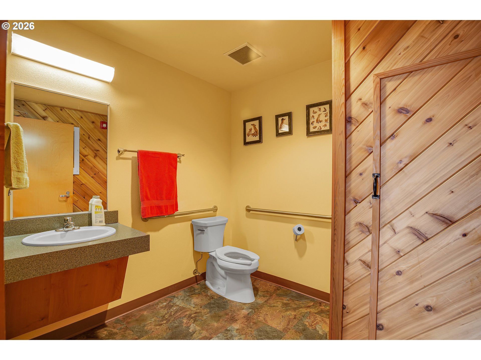 main property photo 45