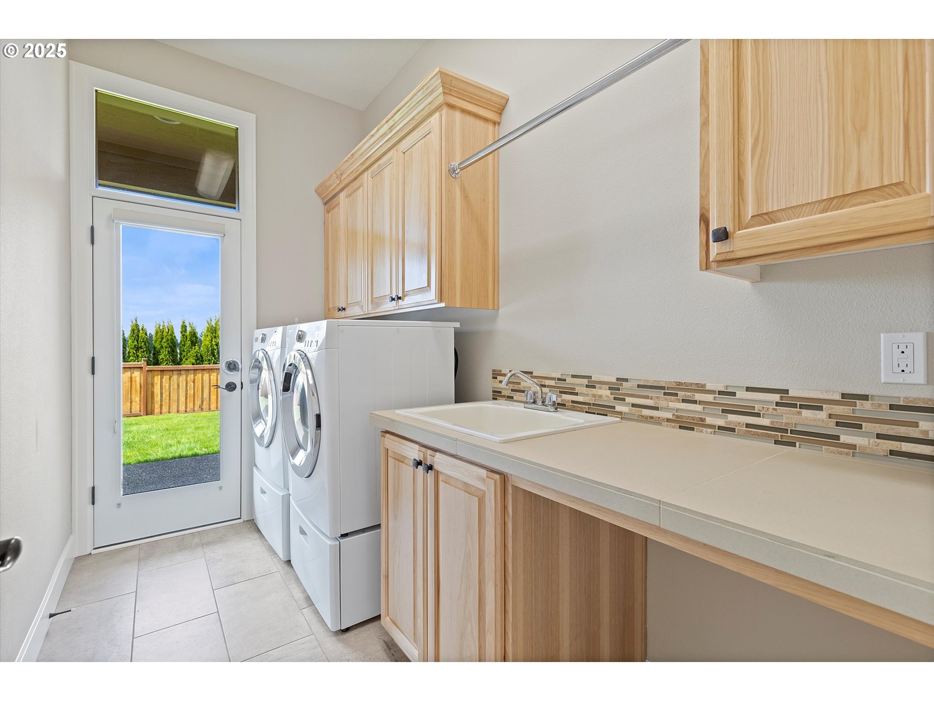 property viewer photo 19