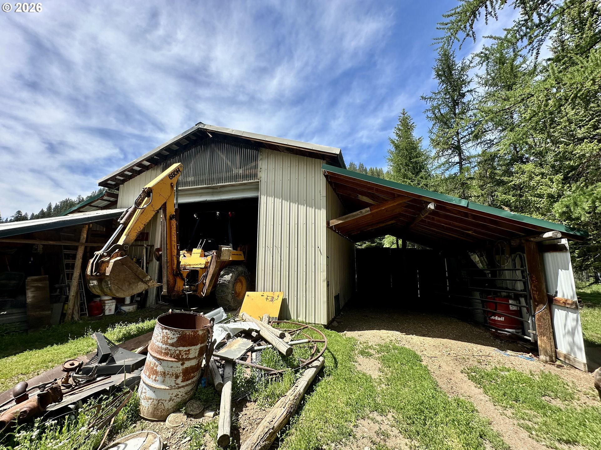 main property photo 33