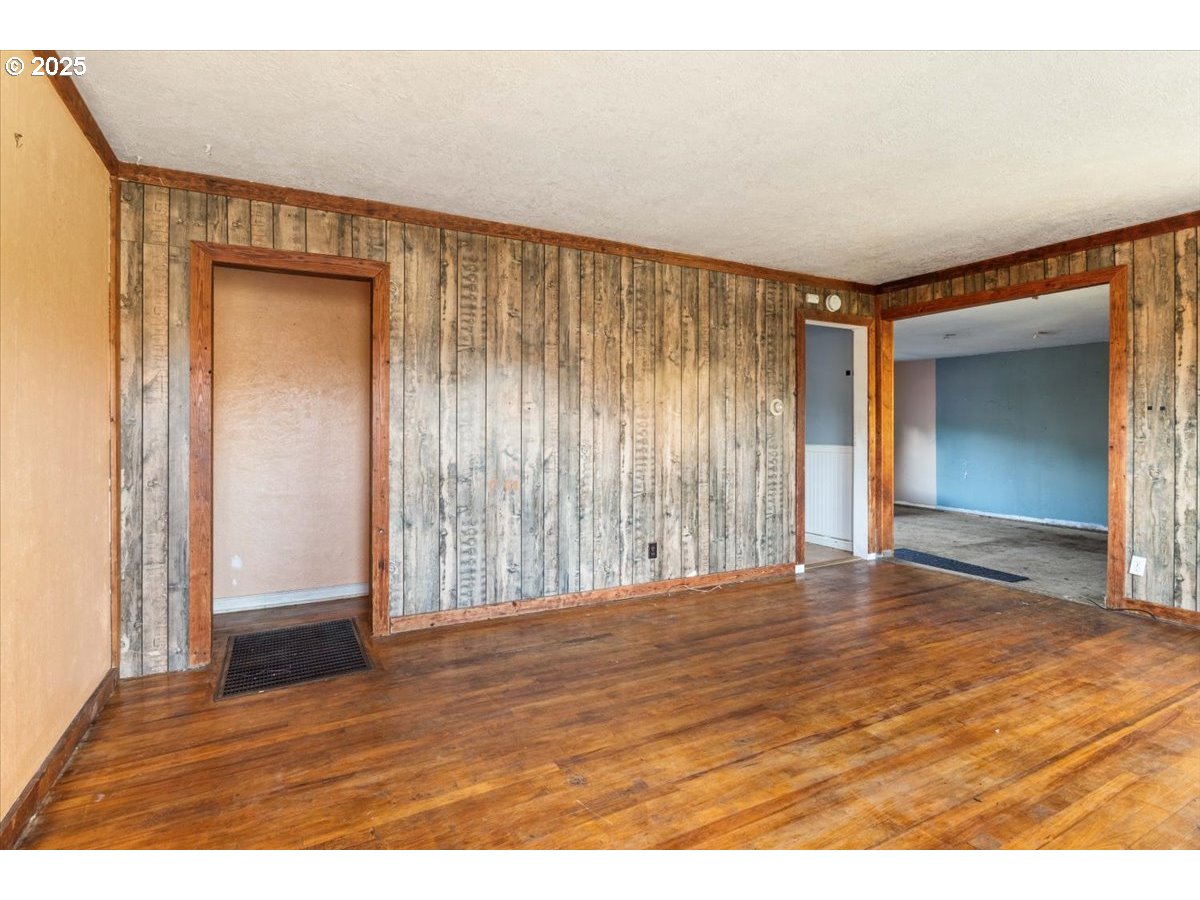 property viewer photo 13