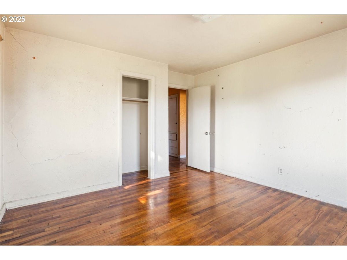 property viewer photo 22