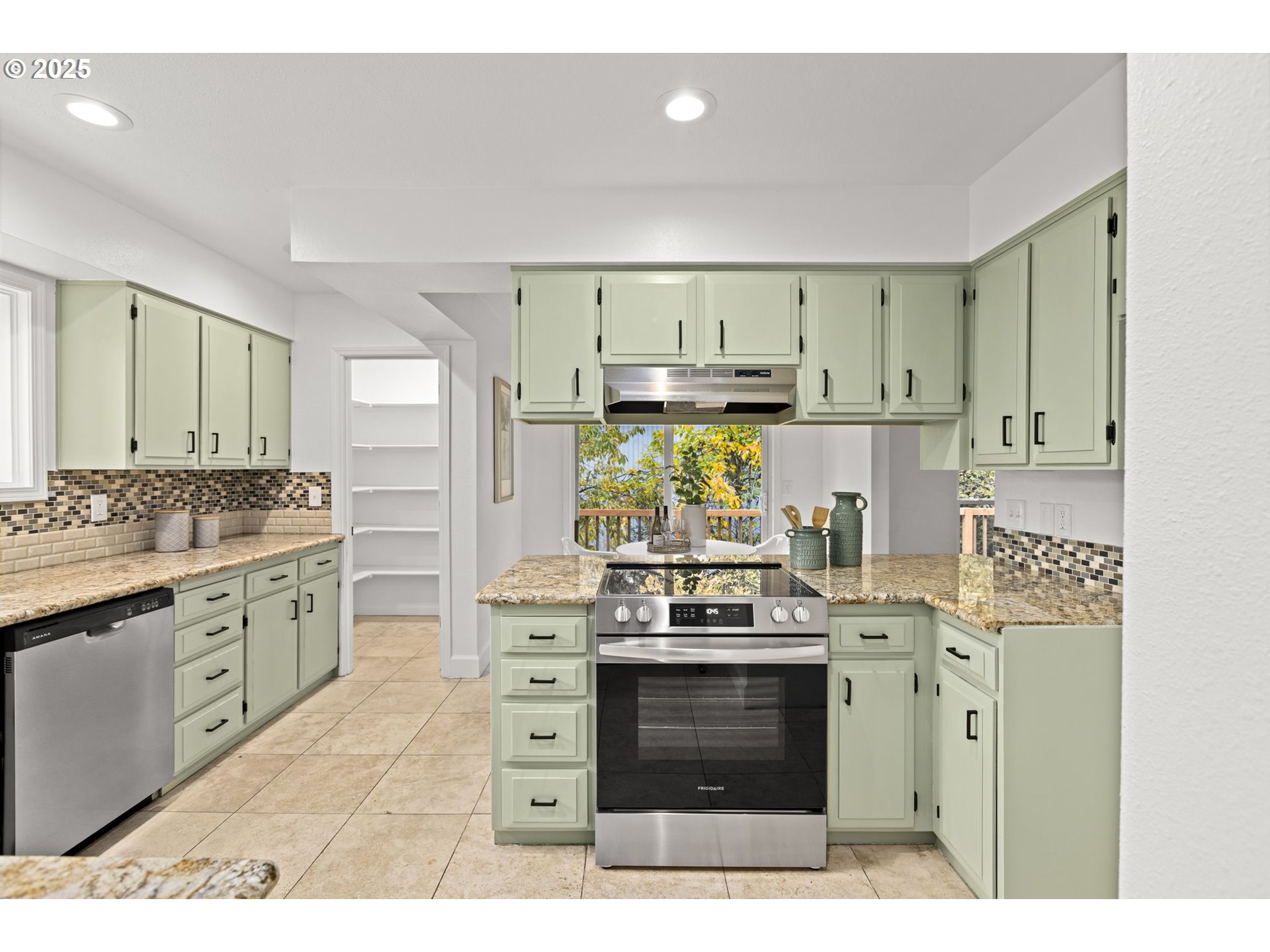 property viewer photo 11