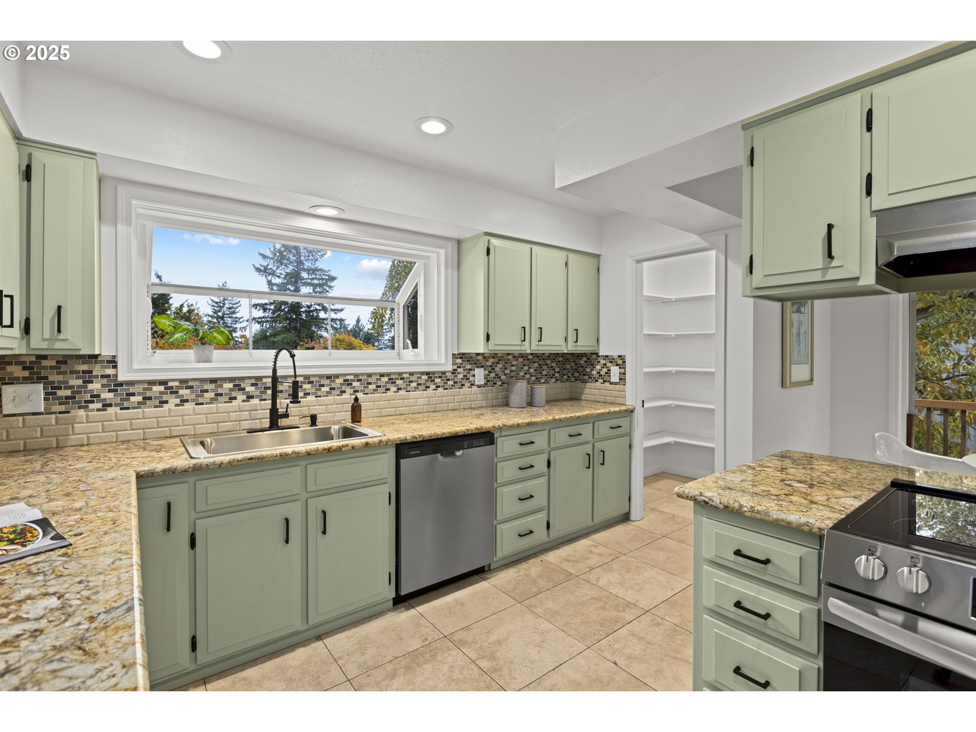 property viewer photo 12