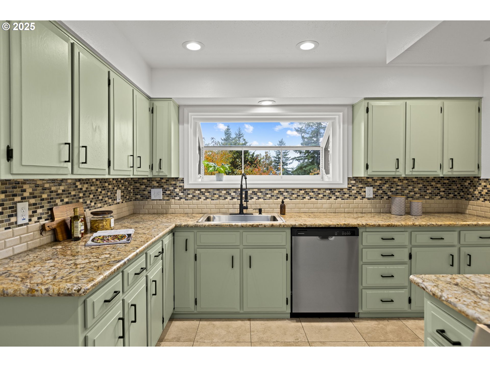 property viewer photo 13