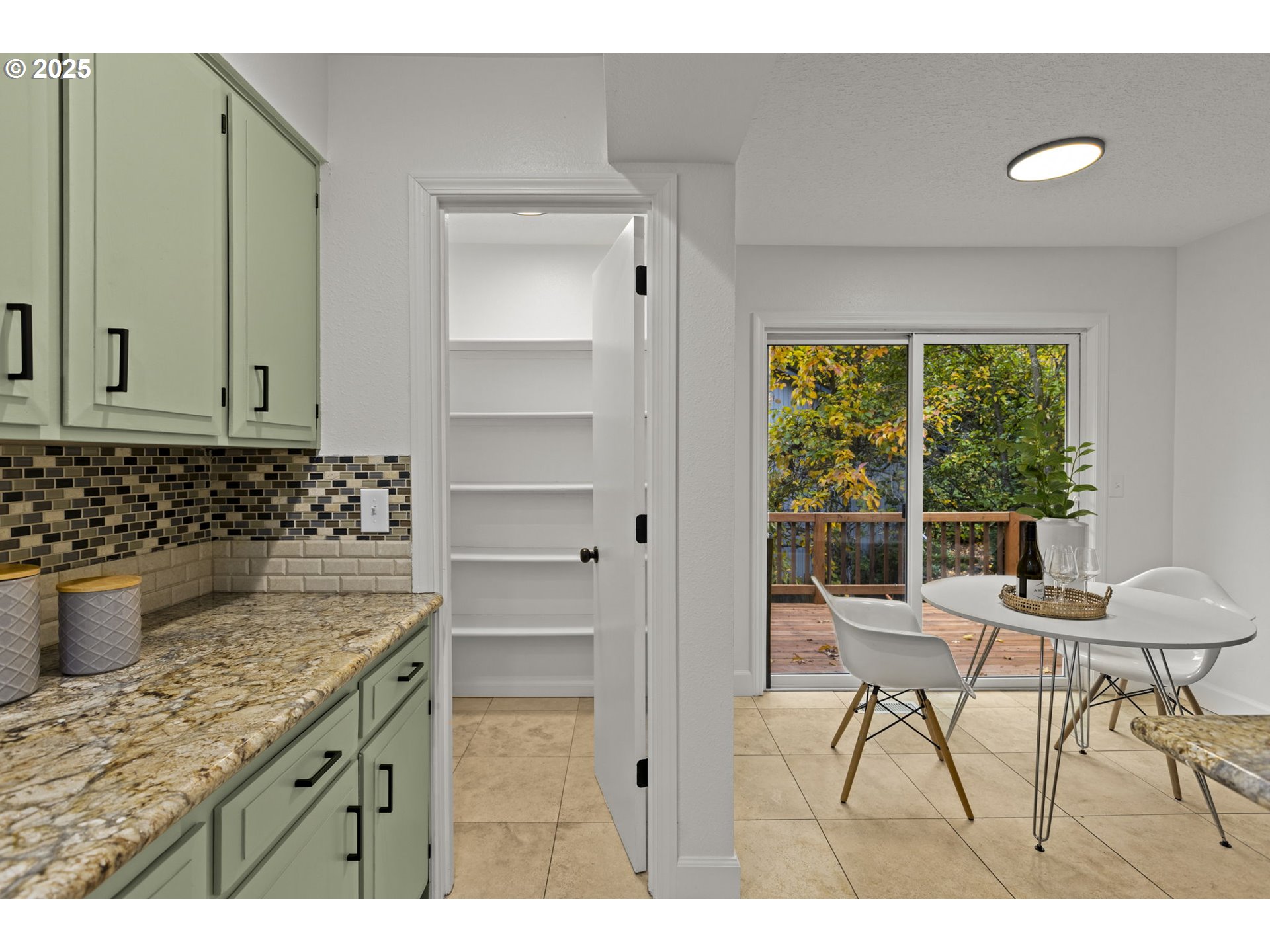 property viewer photo 14