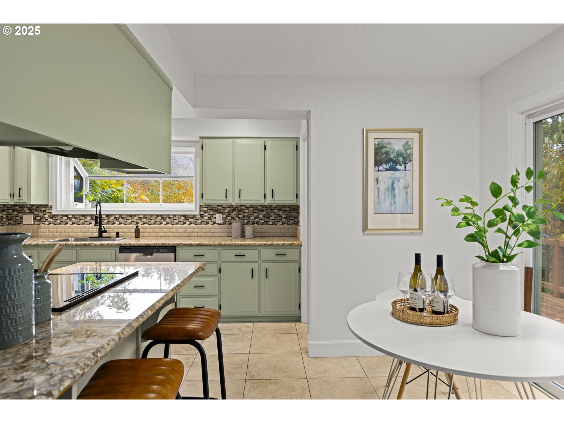 property viewer photo 16