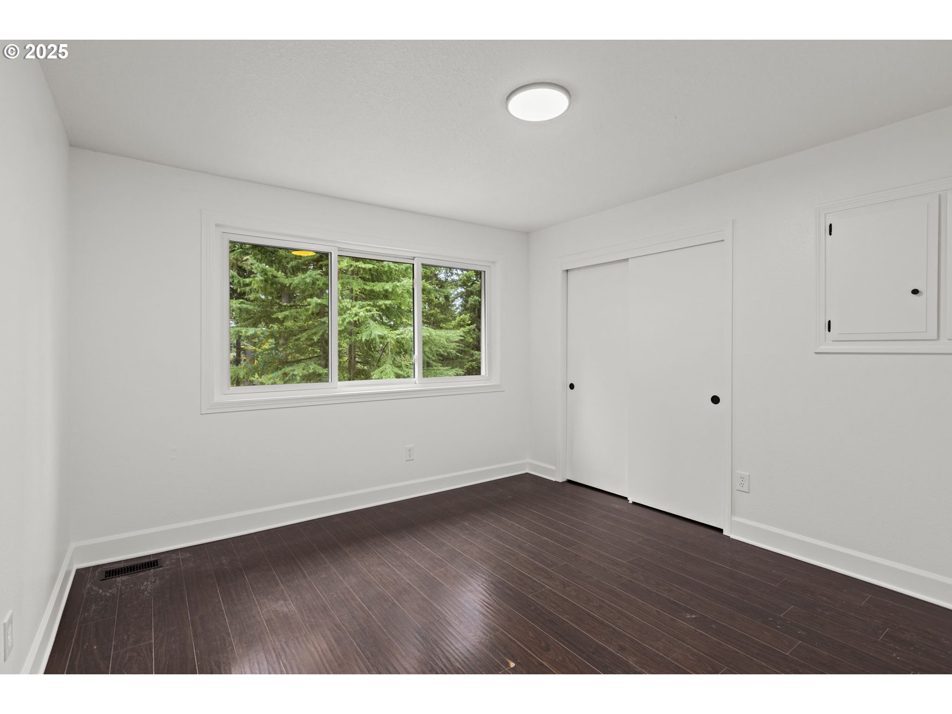 property viewer photo 24