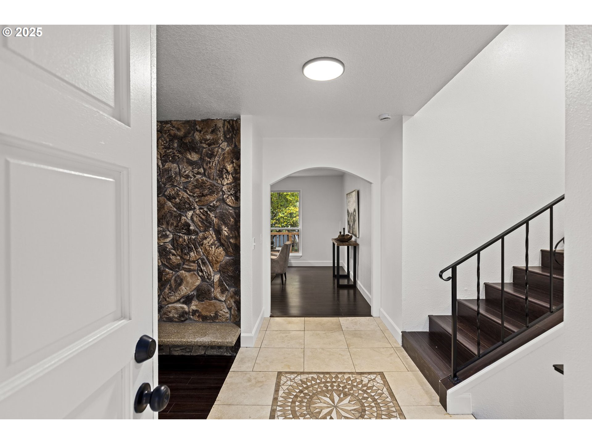 property viewer photo 3