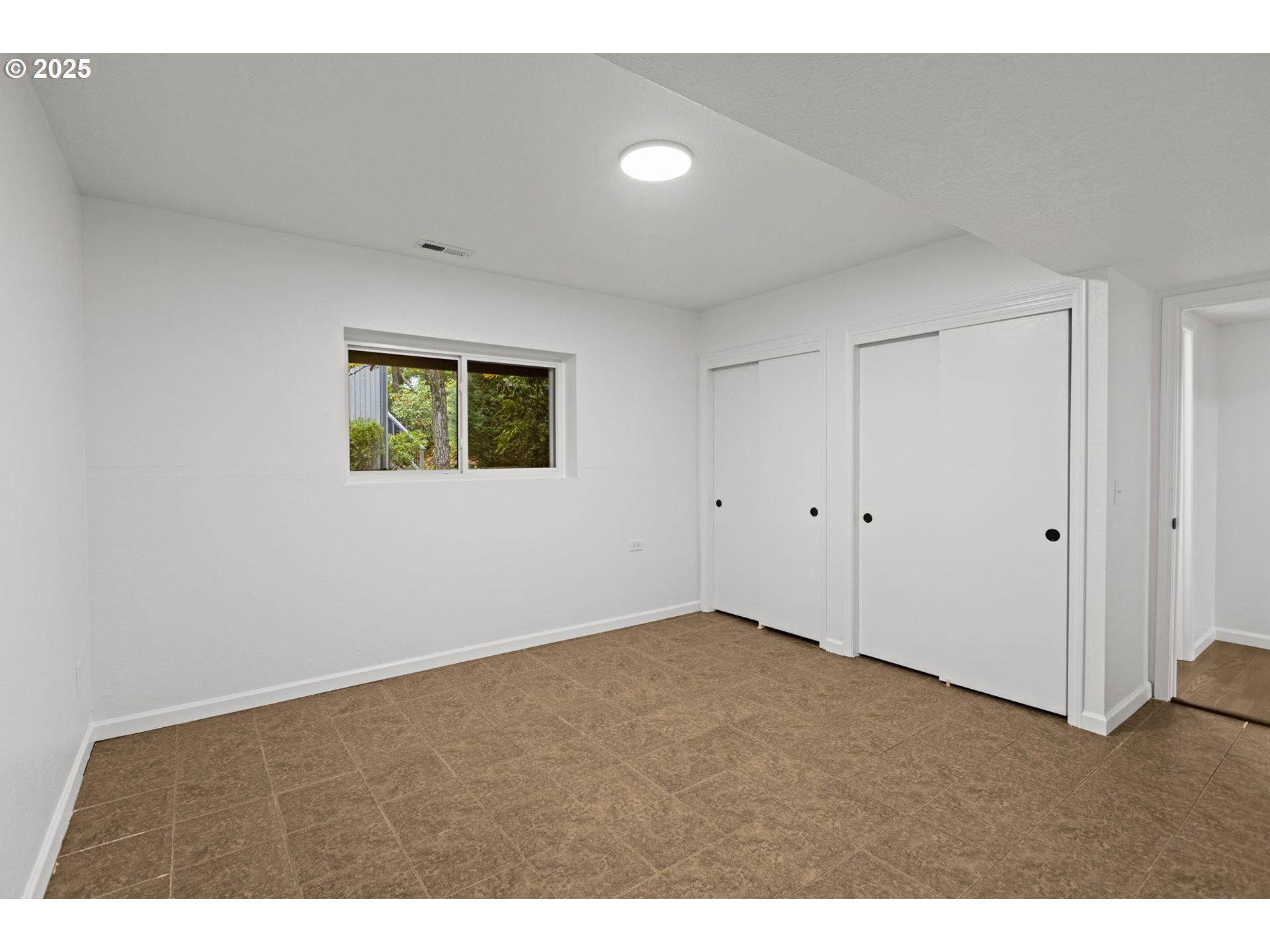 property viewer photo 30