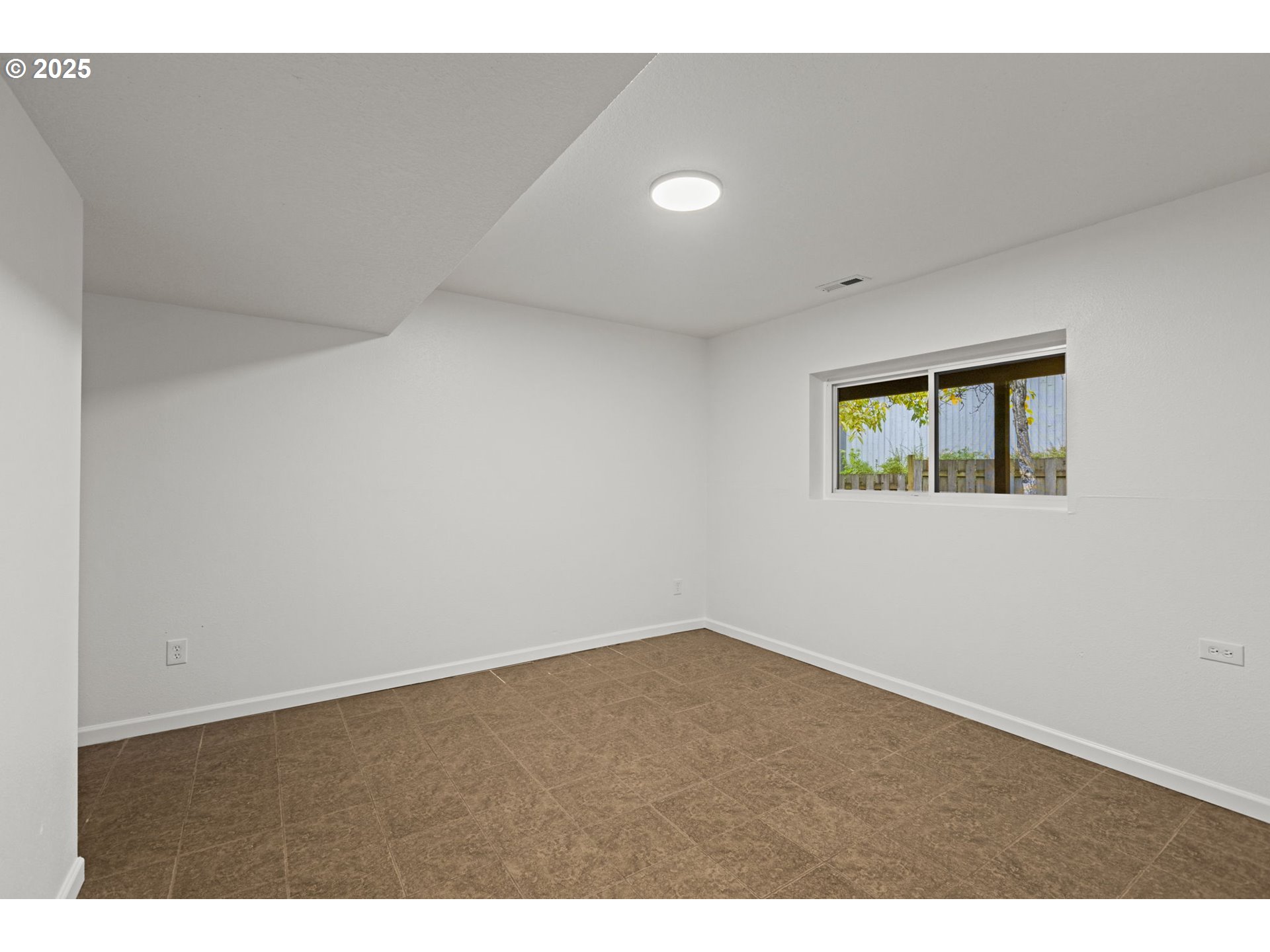property viewer photo 31