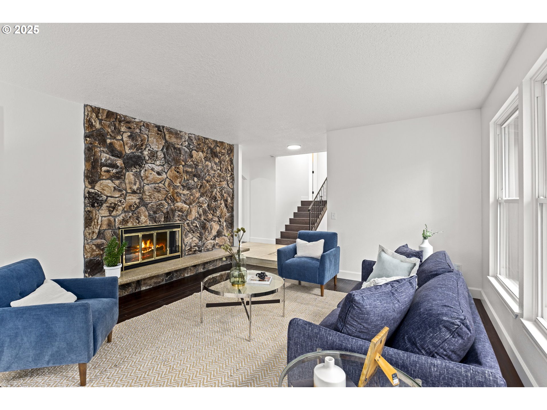 property viewer photo 7