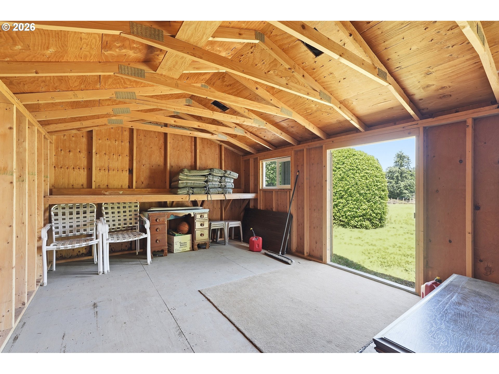 main property photo 40