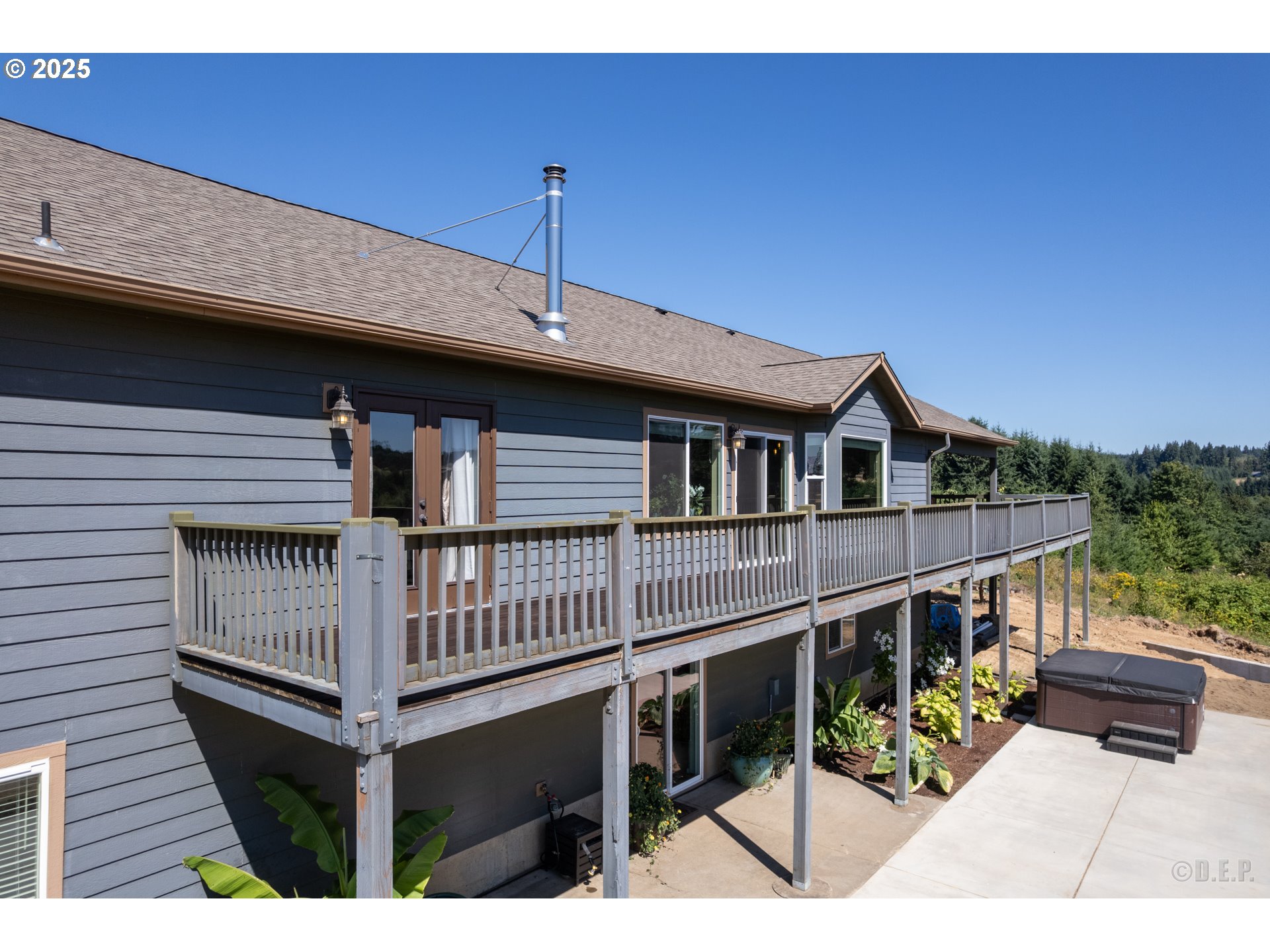 main property photo 23