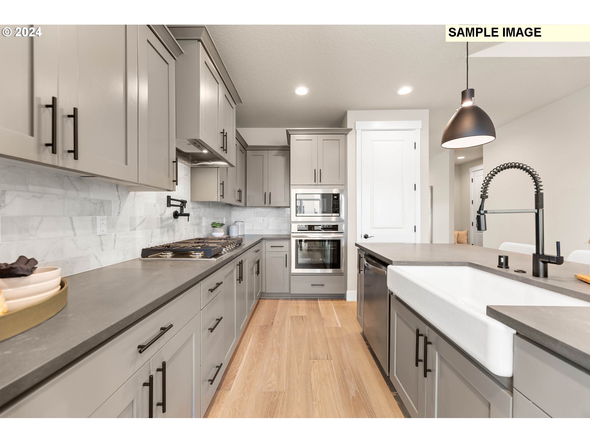 property viewer photo 3