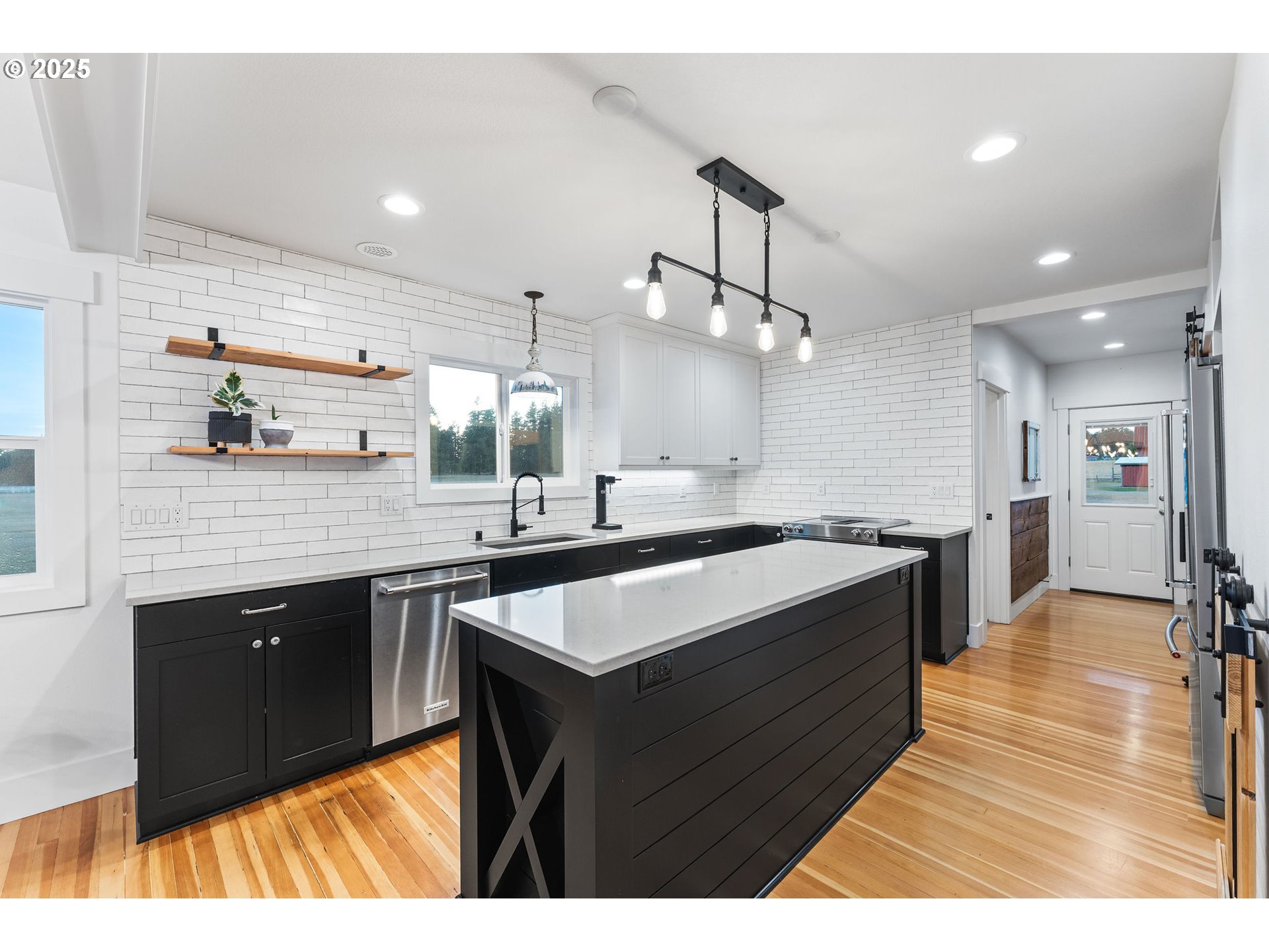 property viewer photo 13