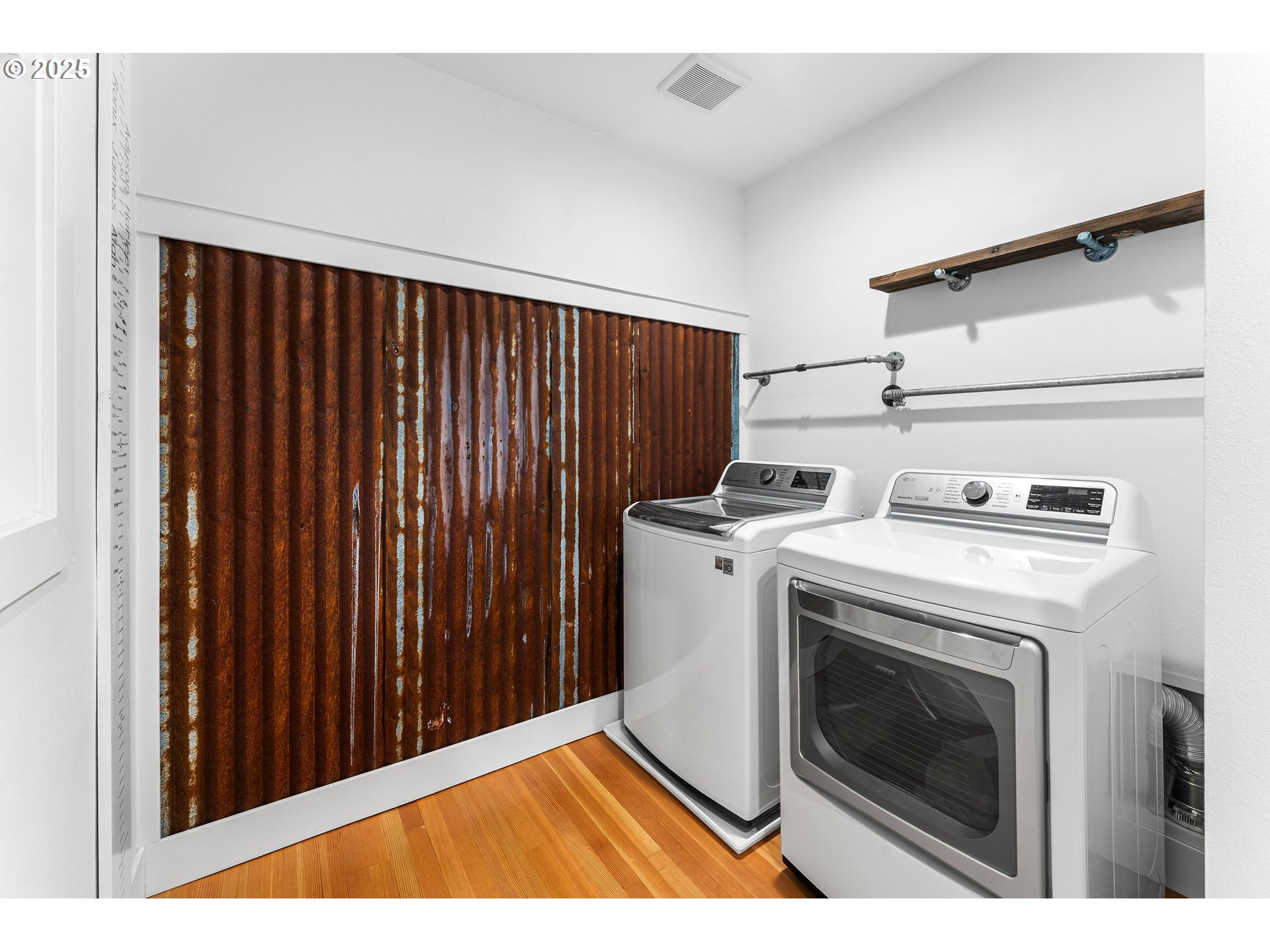 property viewer photo 15