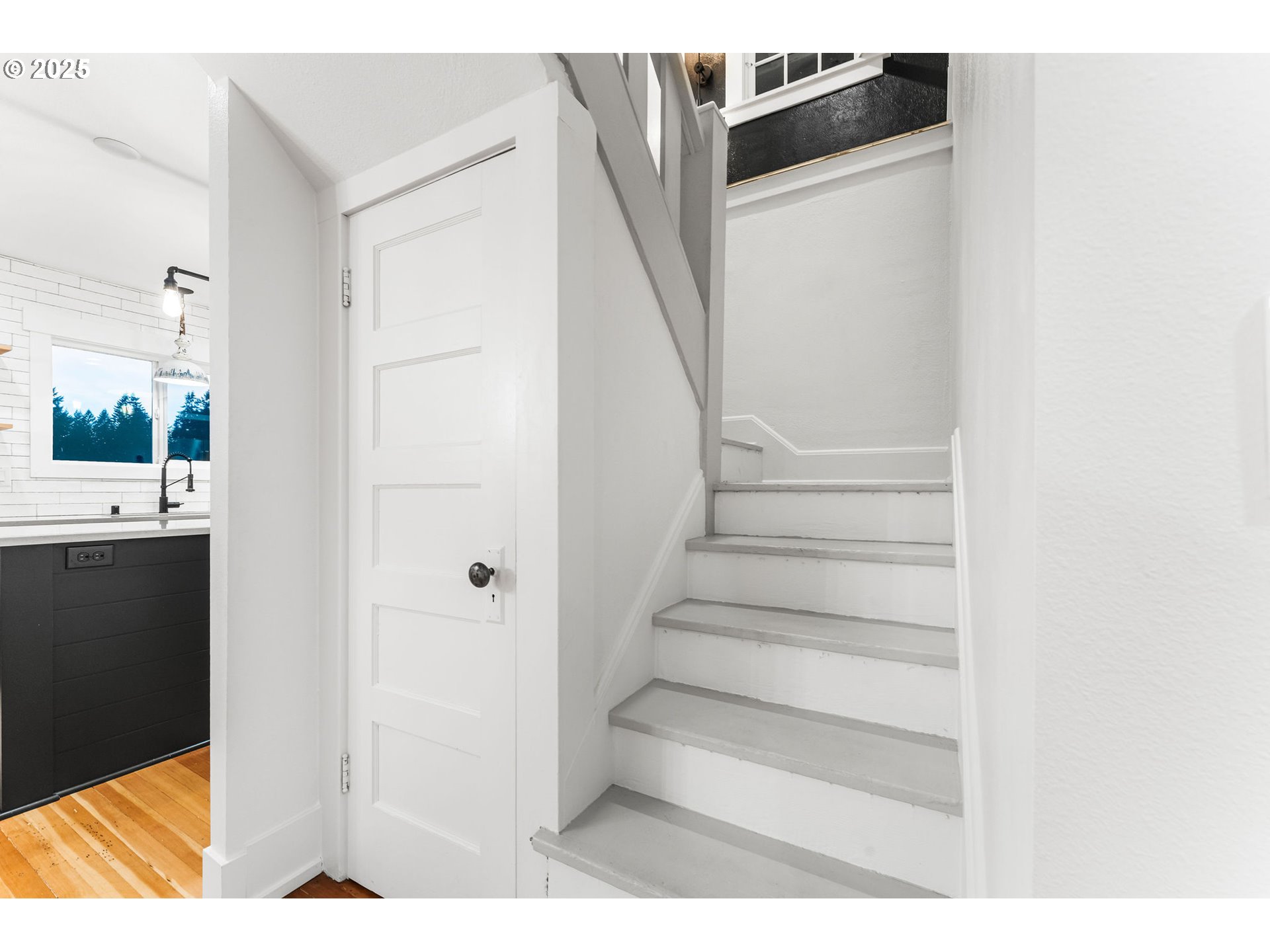 property viewer photo 16