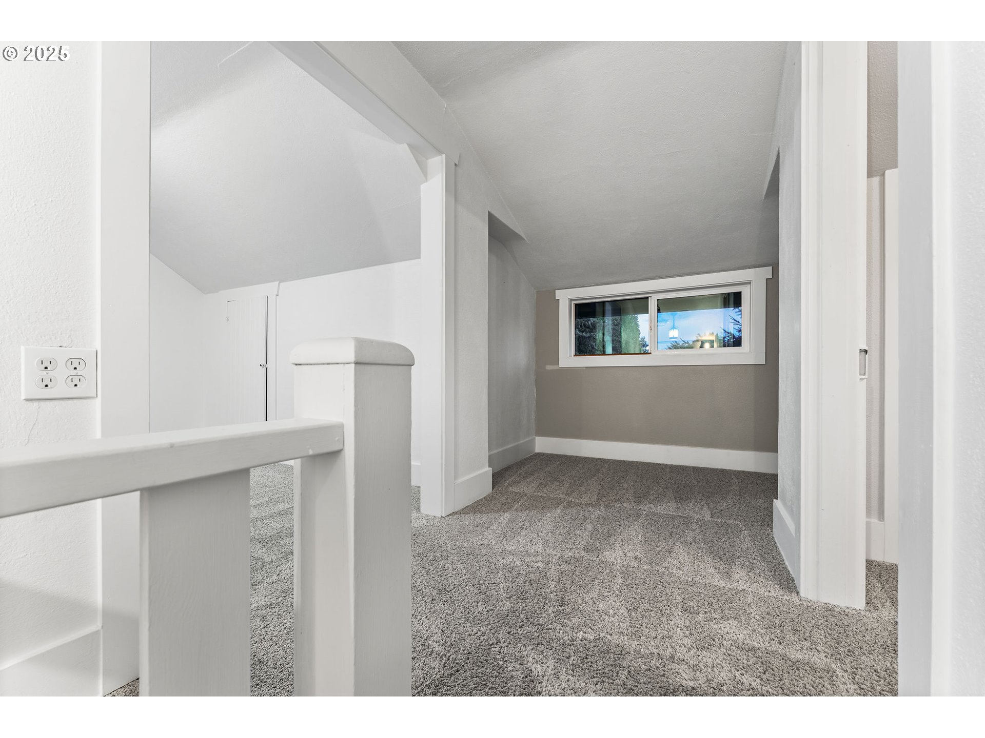 property viewer photo 17