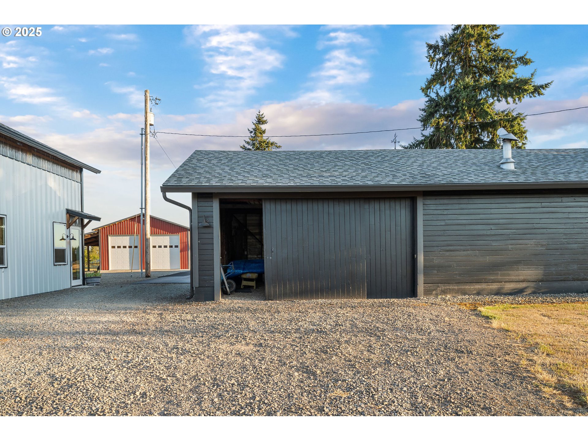 property viewer photo 25