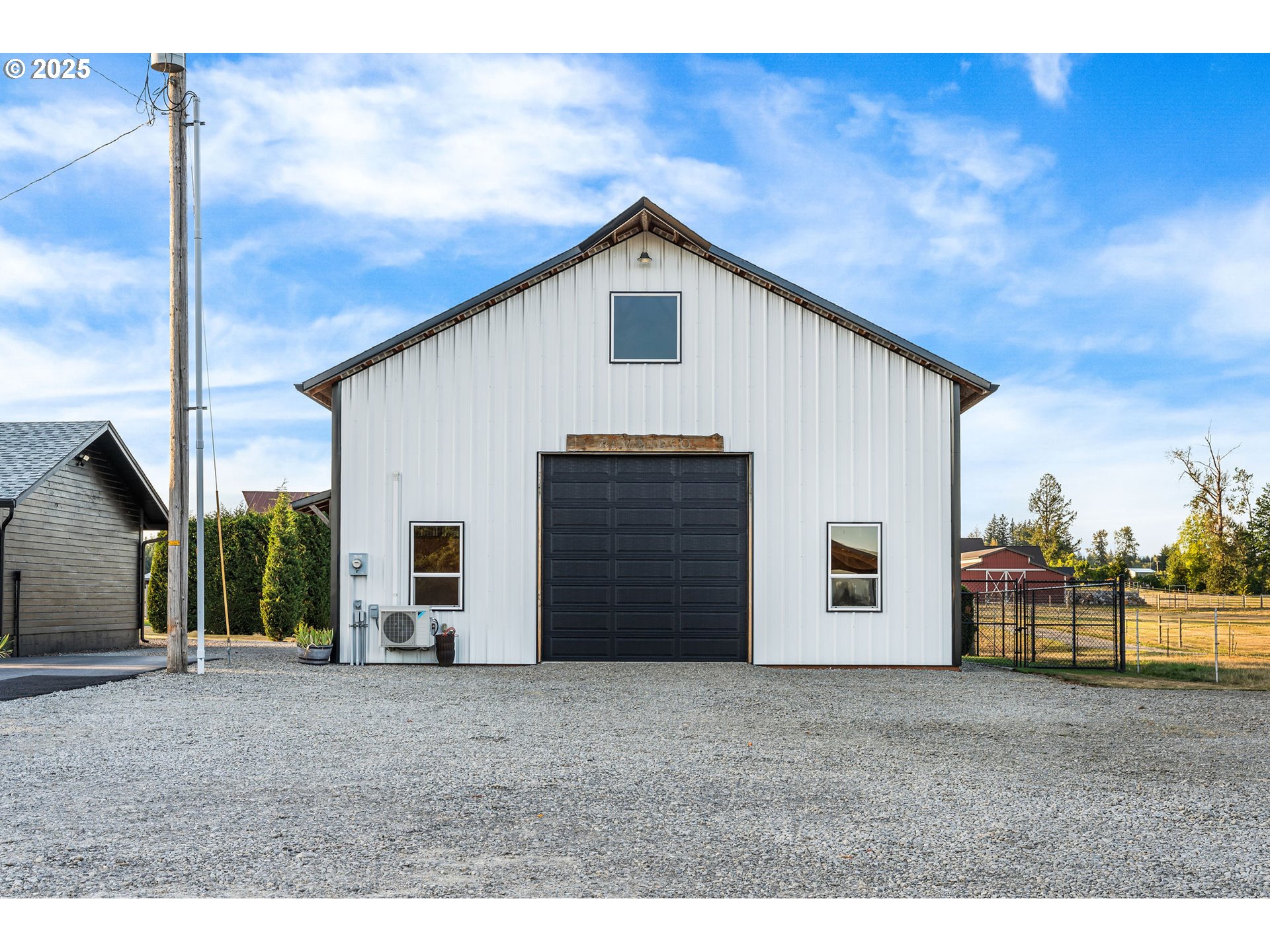 property viewer photo 36