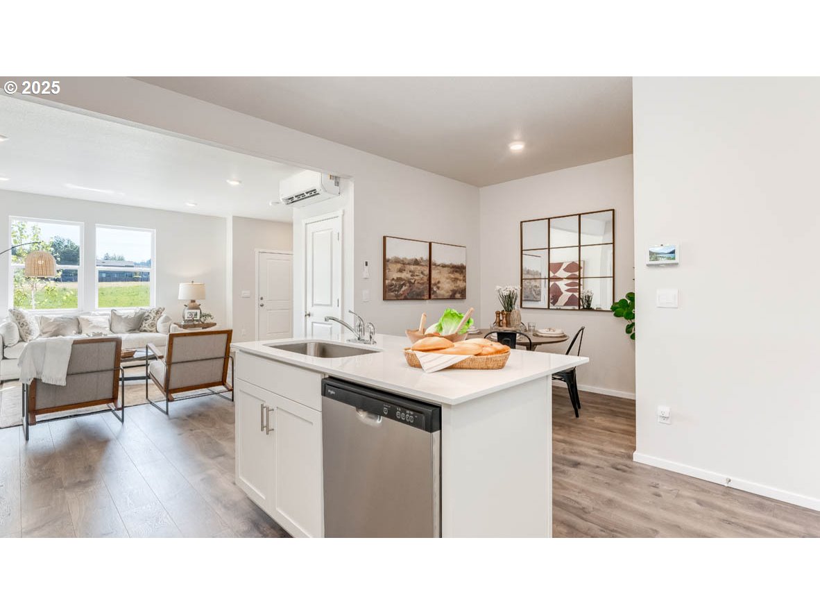 property viewer photo 12