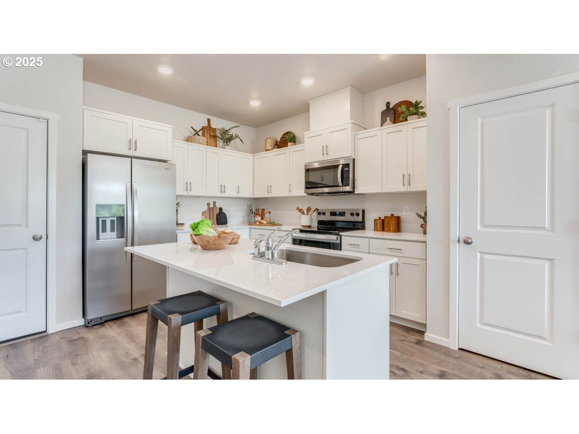 property viewer photo 2