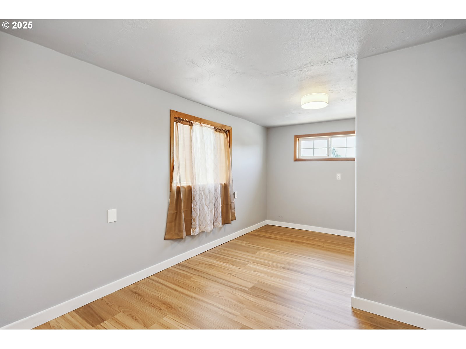 property viewer photo 12