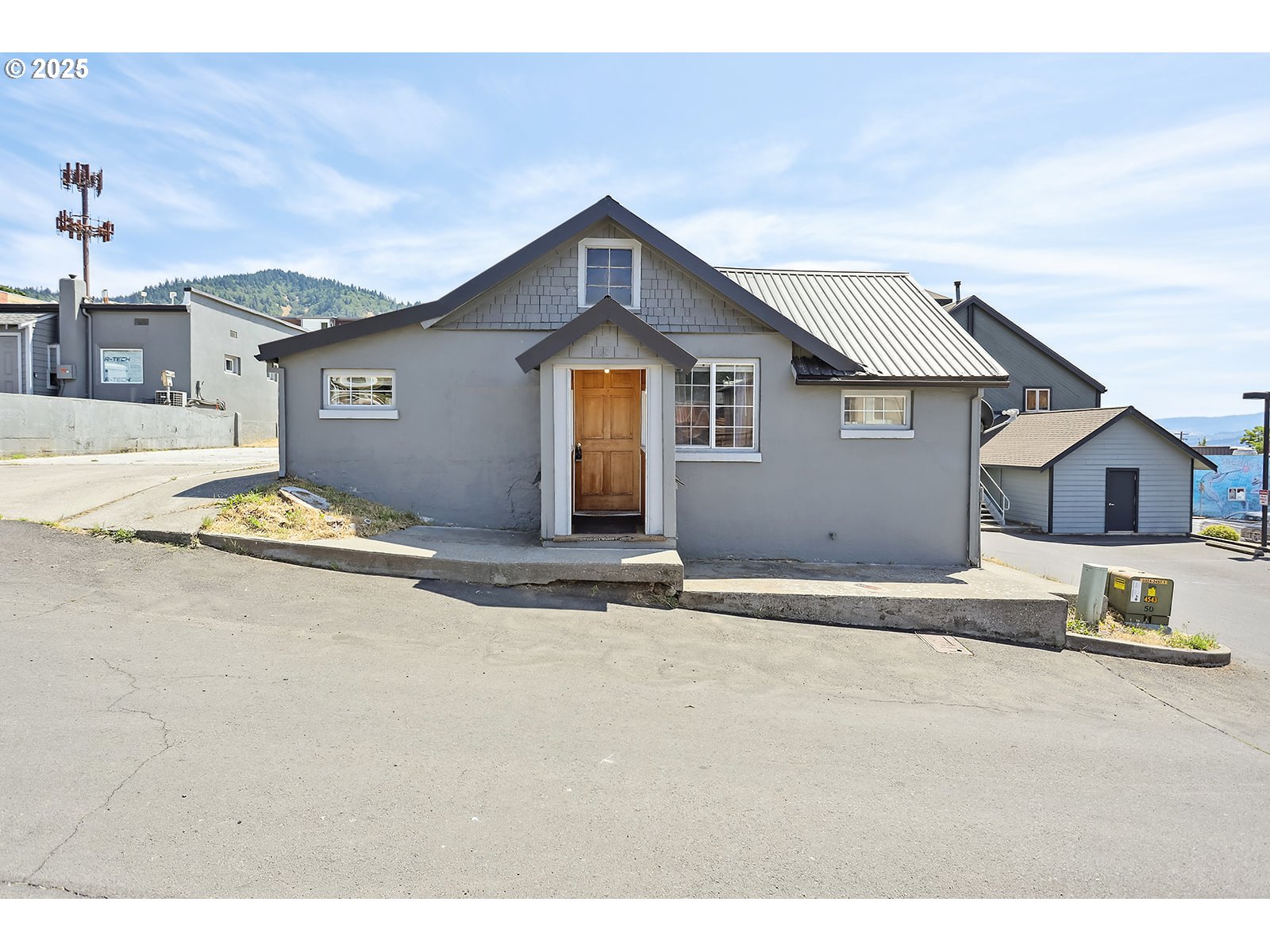 property viewer photo 3