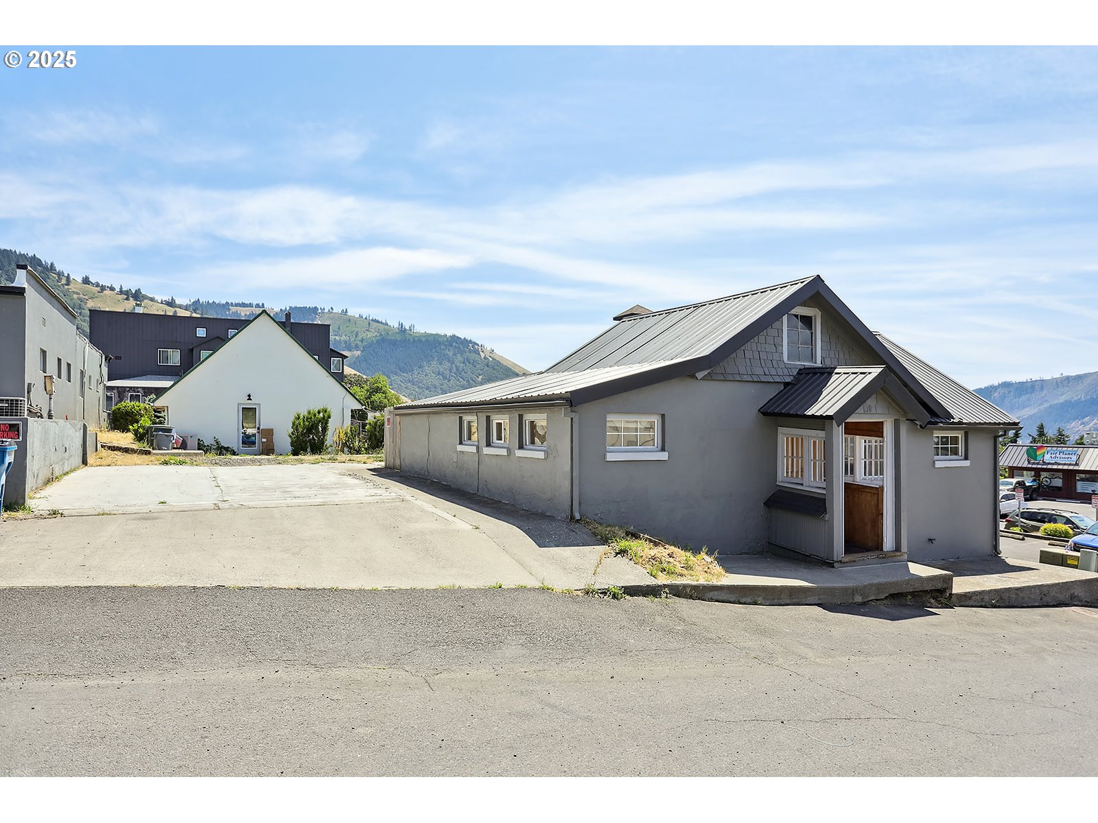 property viewer photo 5