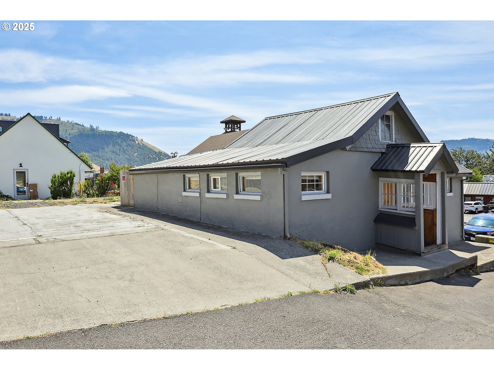 property viewer photo 6