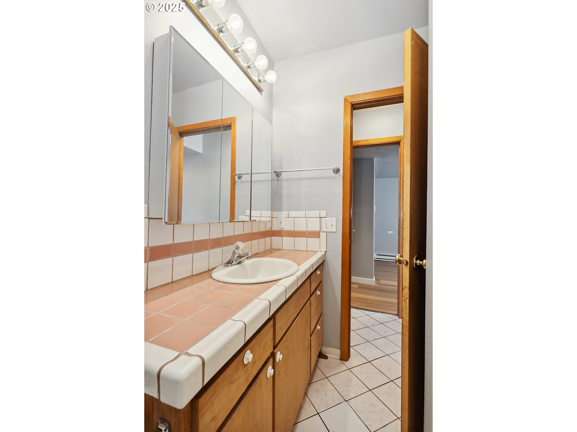 property viewer photo 9