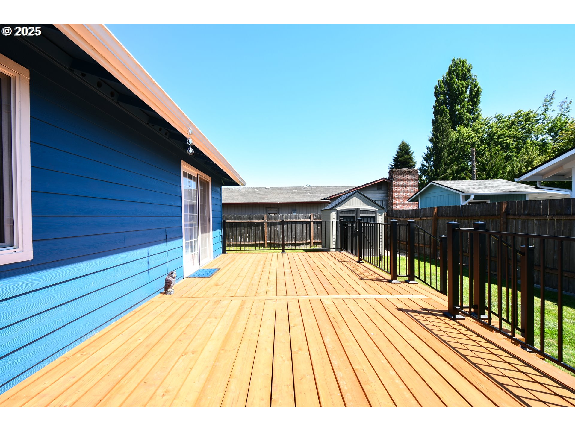 main property photo 23