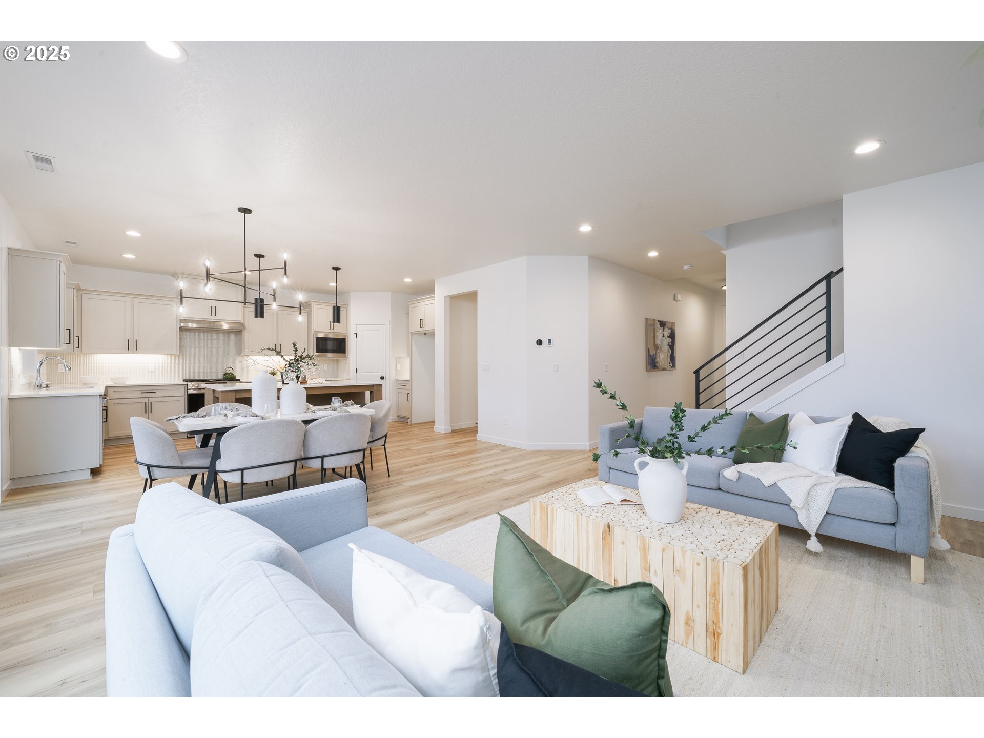 property viewer photo 10