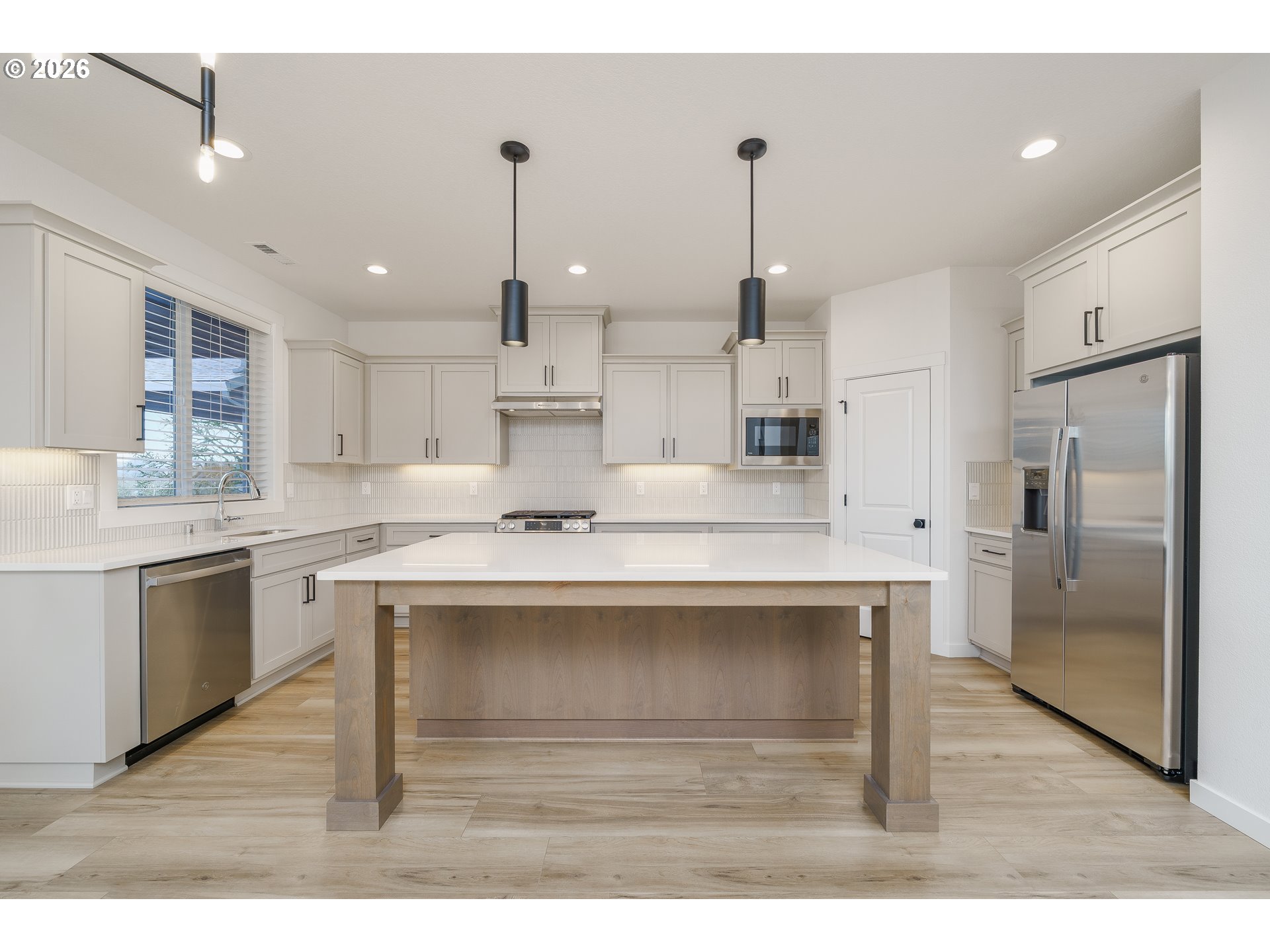 property viewer photo 15