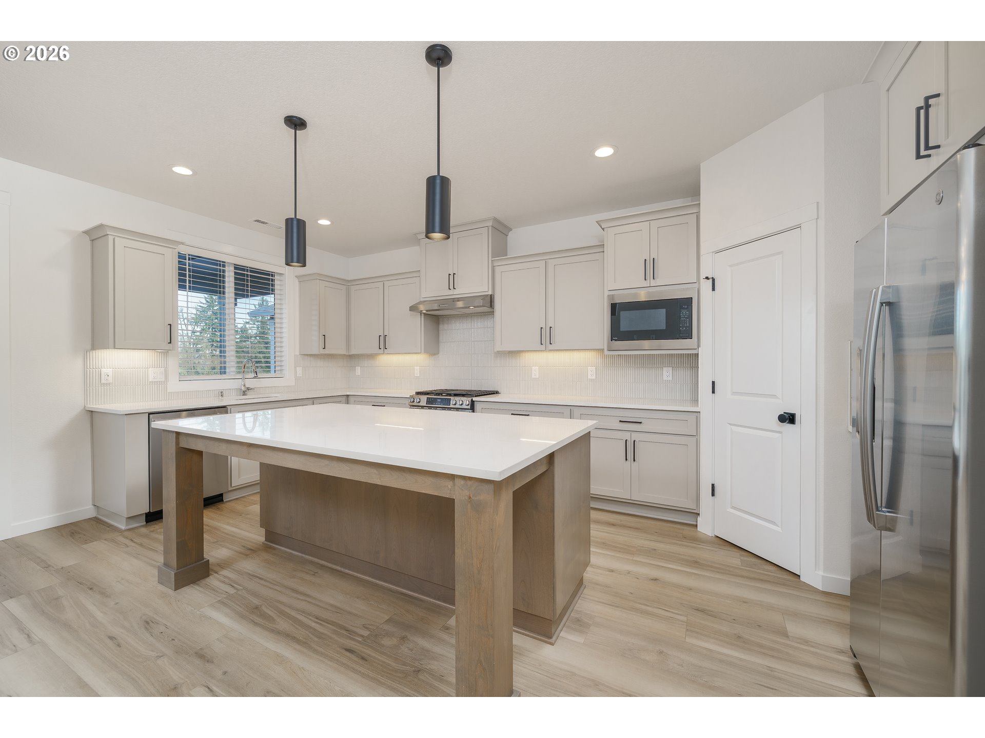 property viewer photo 16