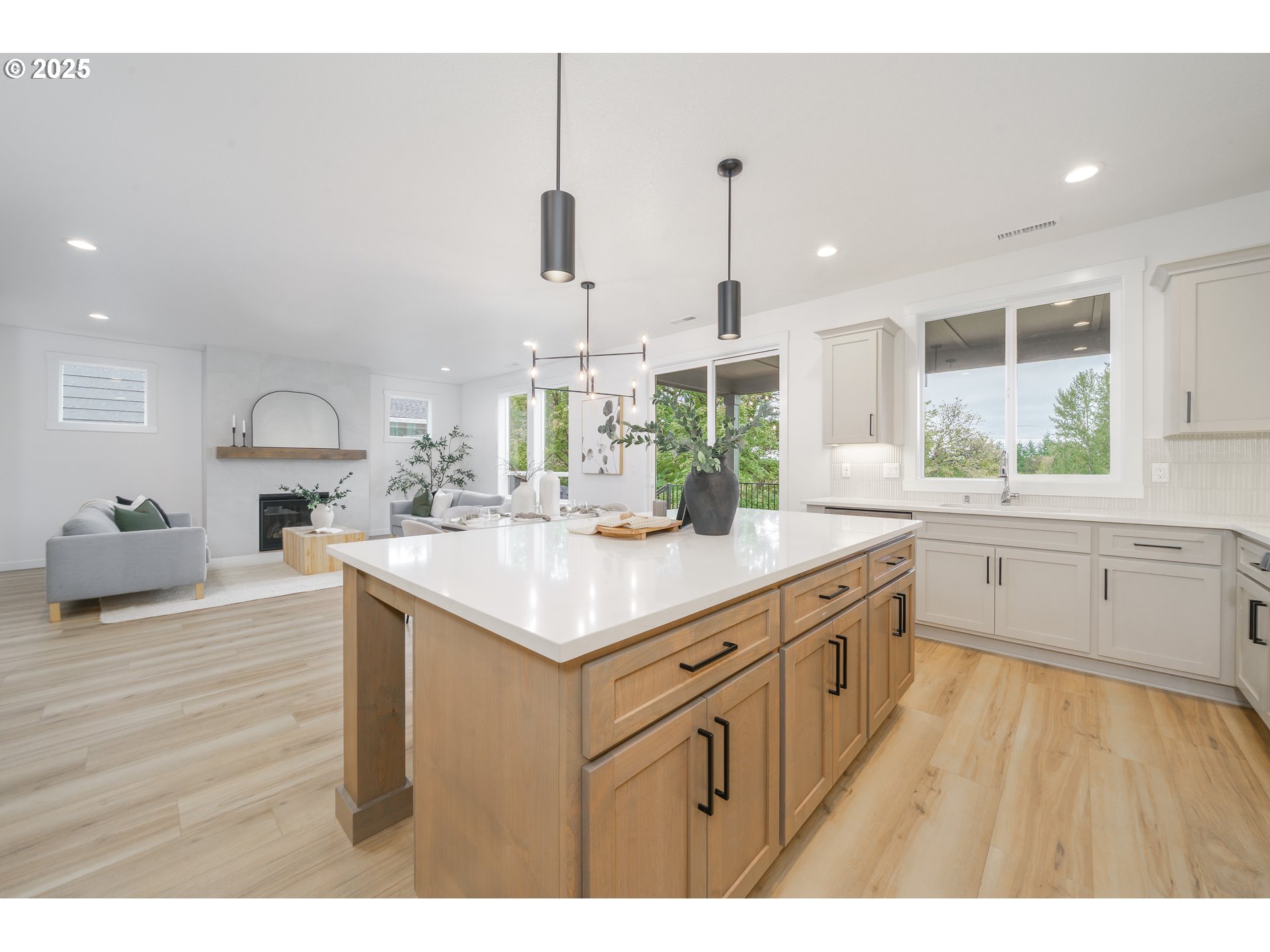 property viewer photo 18