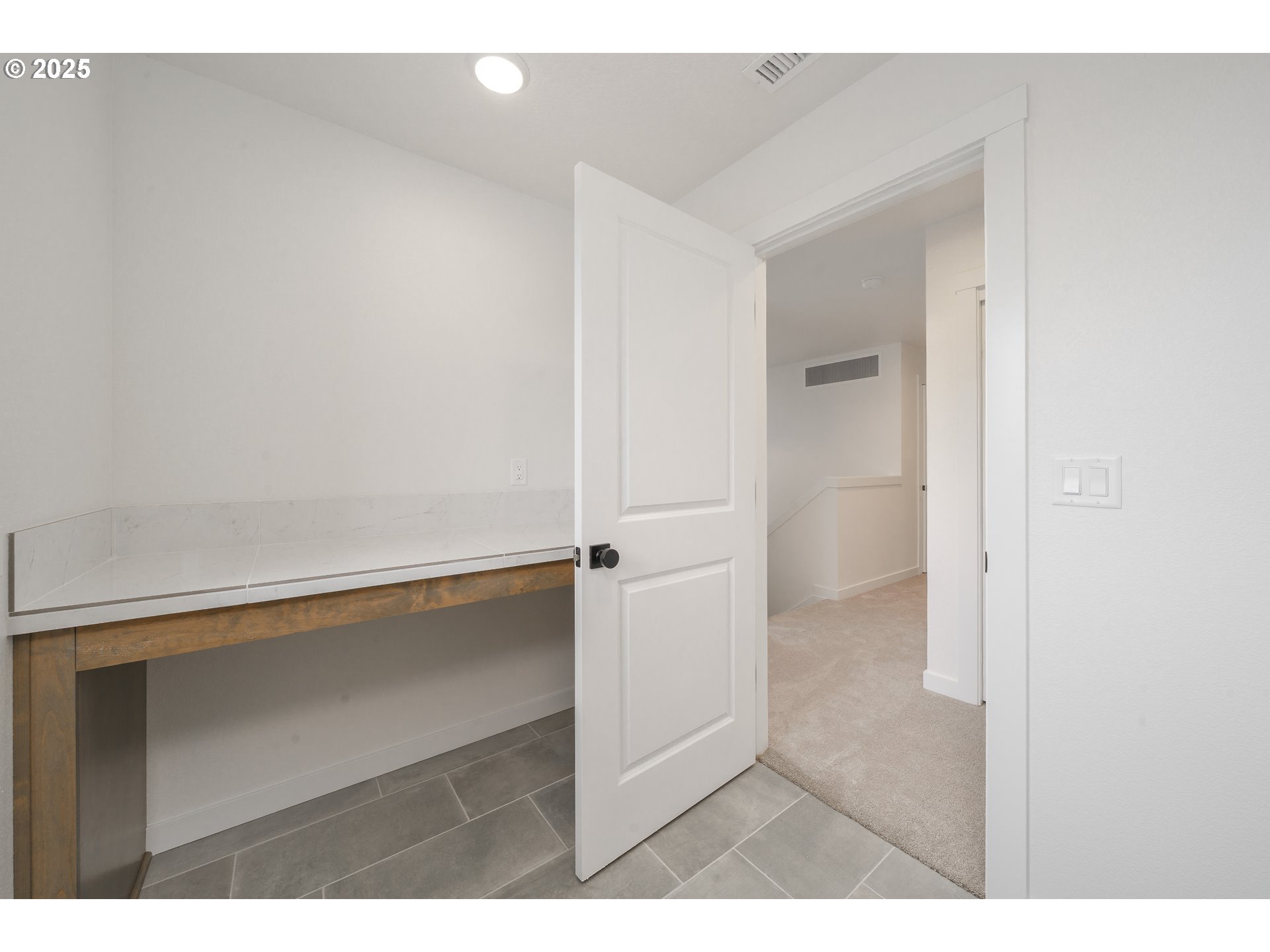 property viewer photo 24