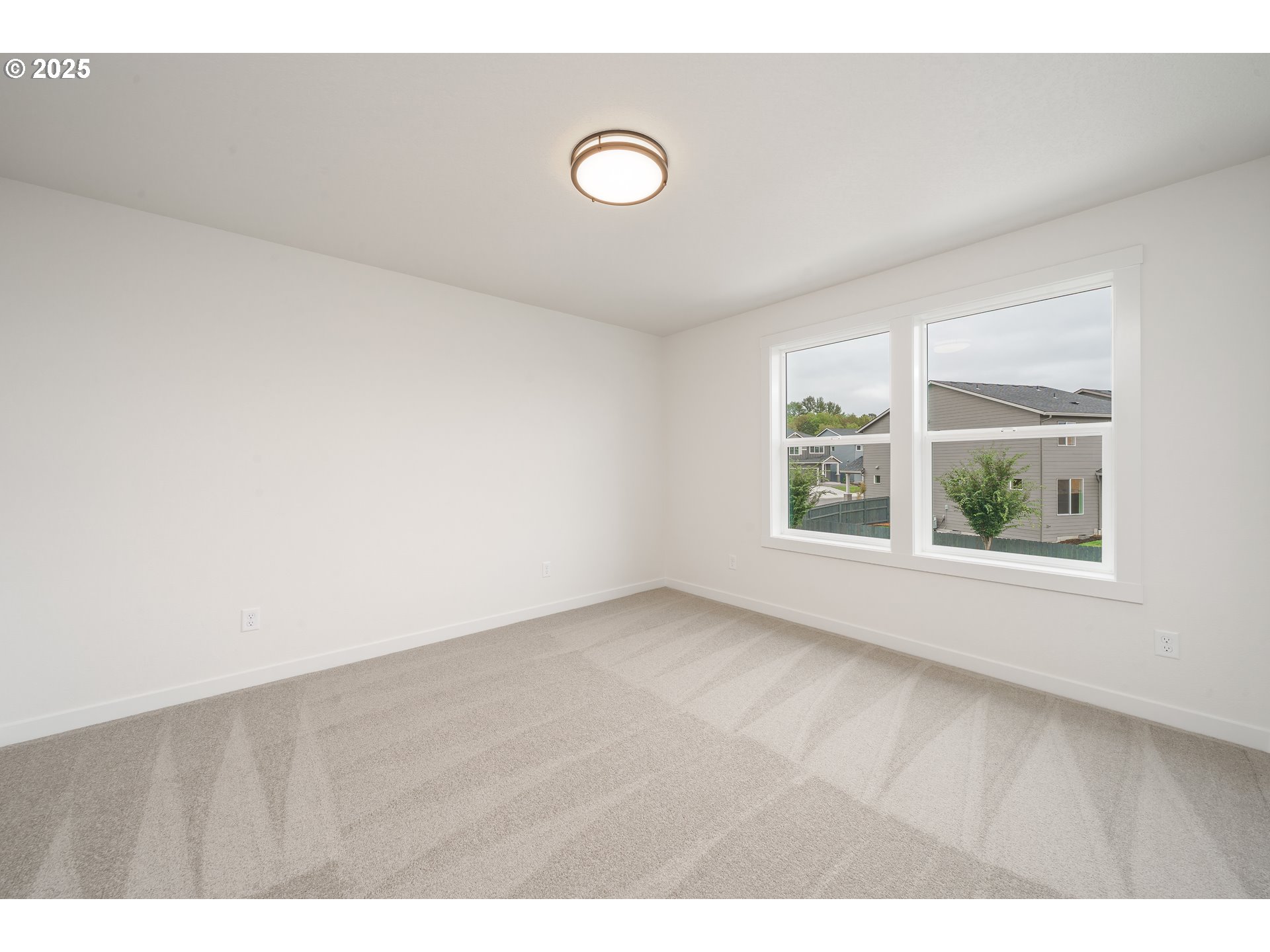 property viewer photo 25