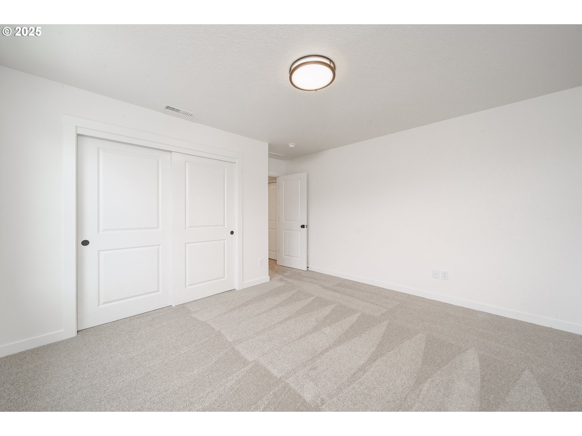 property viewer photo 26