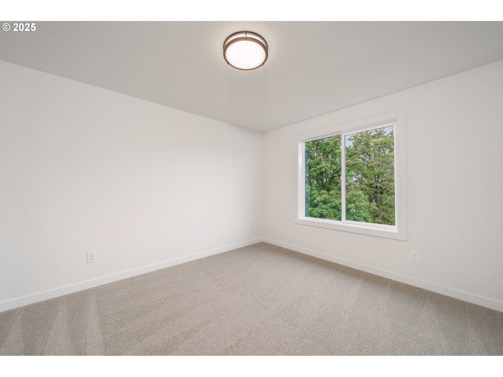 property viewer photo 27