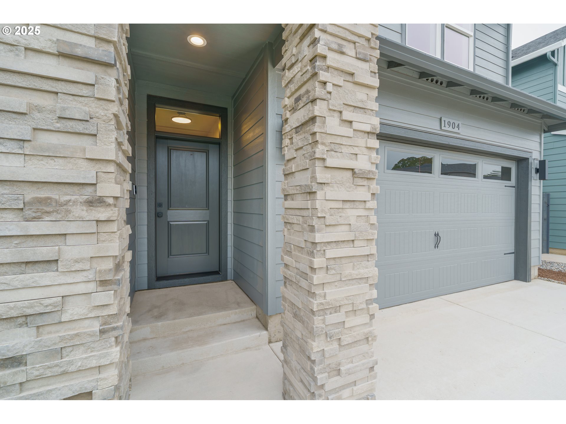 property viewer photo 3