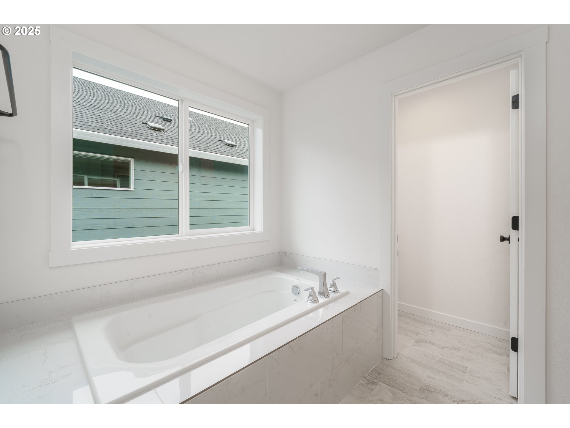 property viewer photo 32