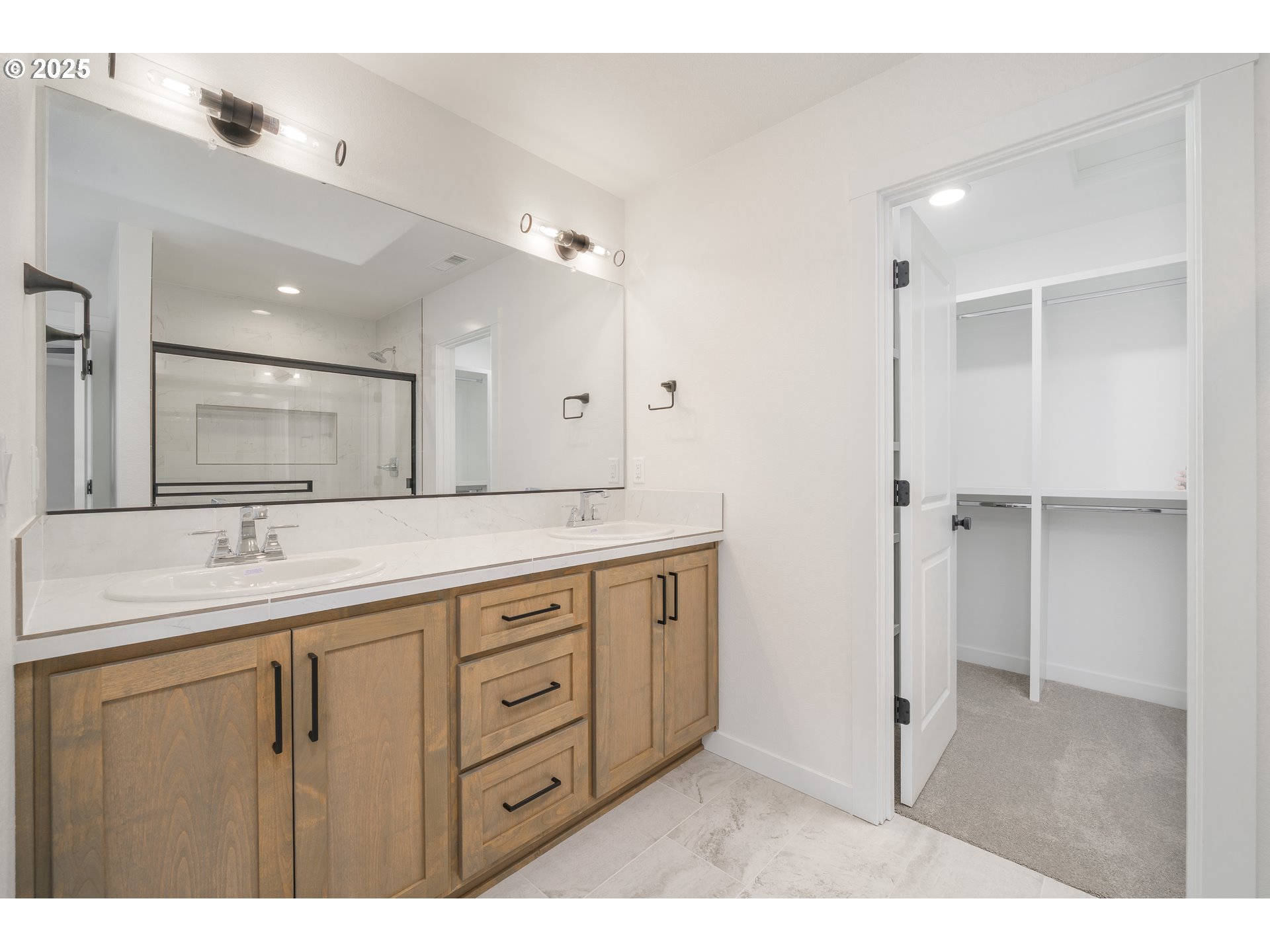 property viewer photo 34
