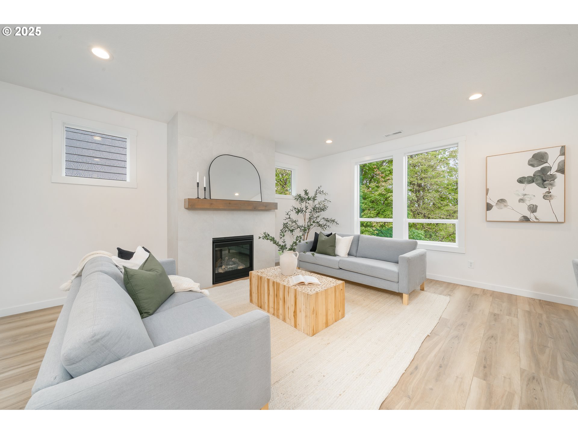 property viewer photo 7
